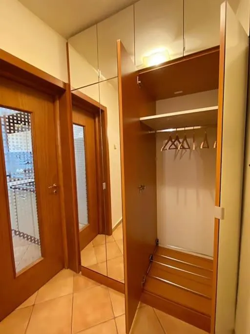 Lovely & quiet 1-bedroom condo with free parking