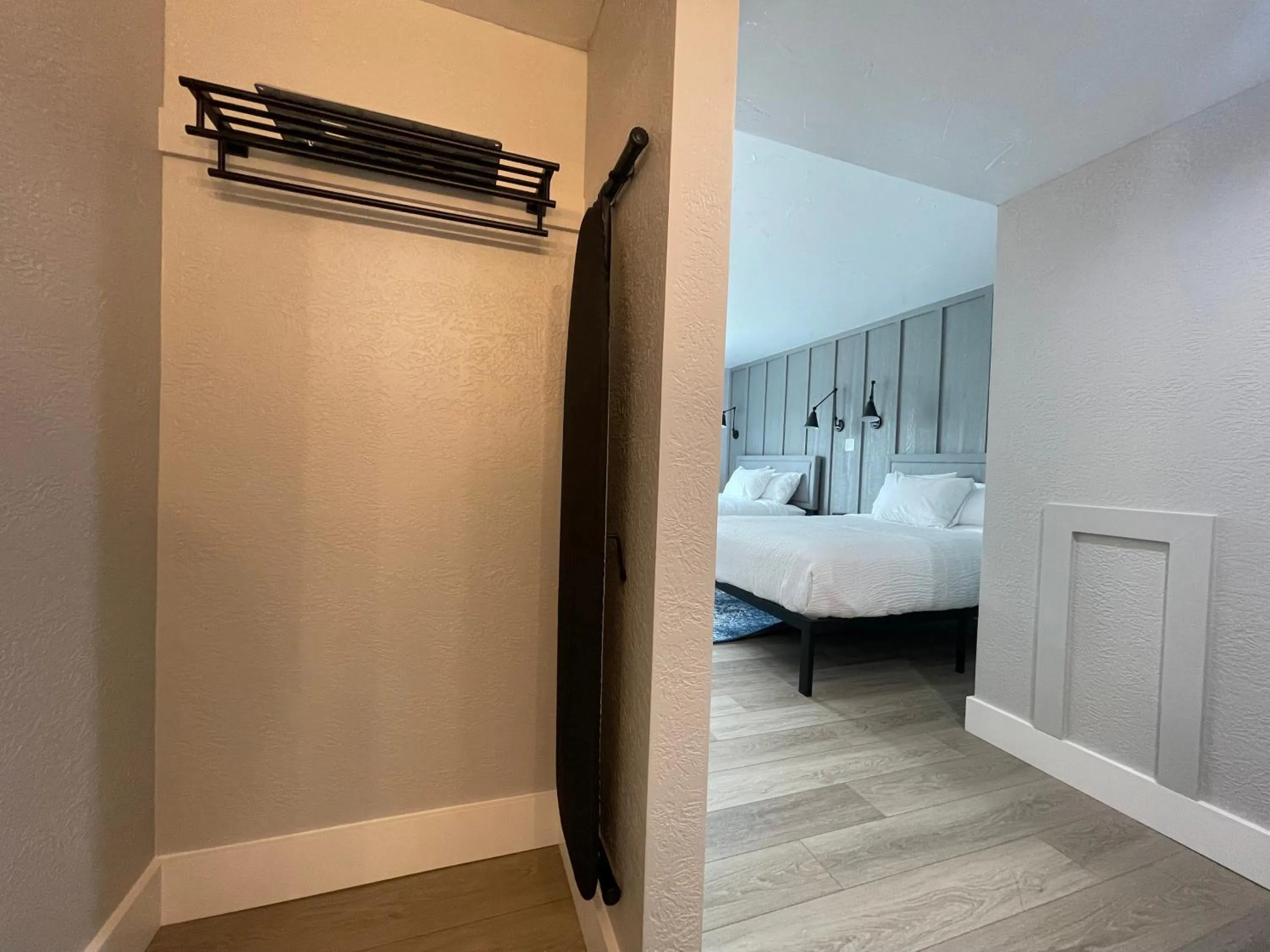 Bed in The Hermitage Inn and Taphouse