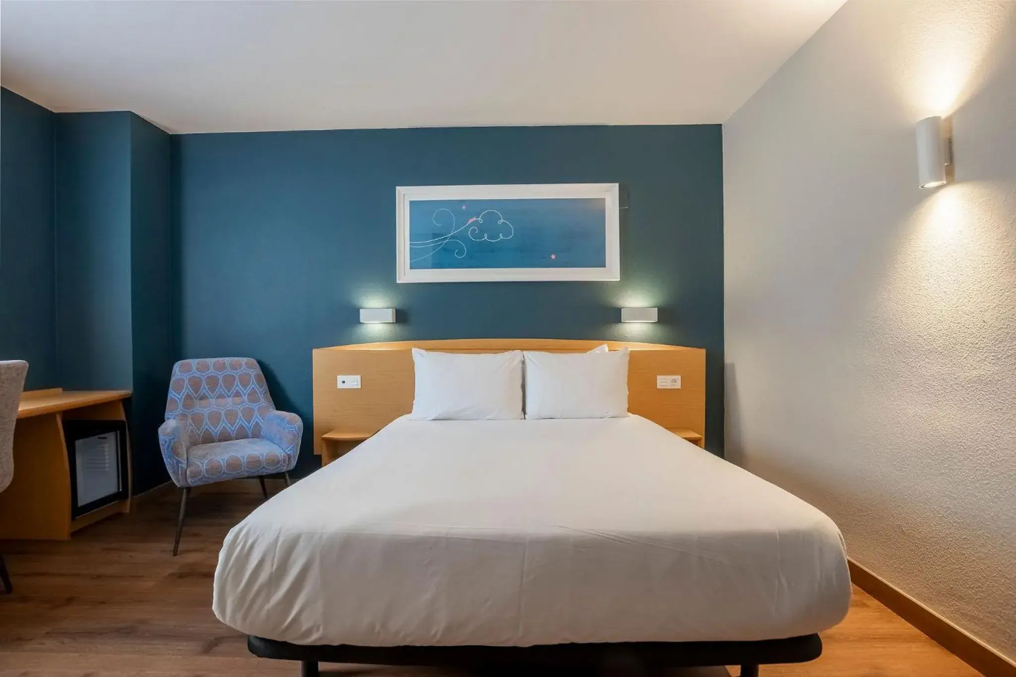 Bed in Travelodge Alicante Puerto Bed in Travelodge Alicante Puerto