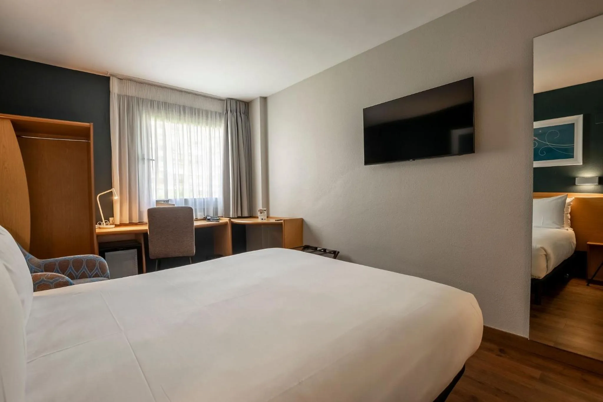 Bed in Travelodge Alicante Puerto