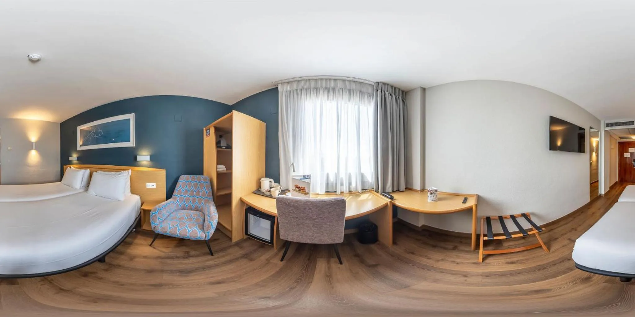 Bed in Travelodge Alicante Puerto