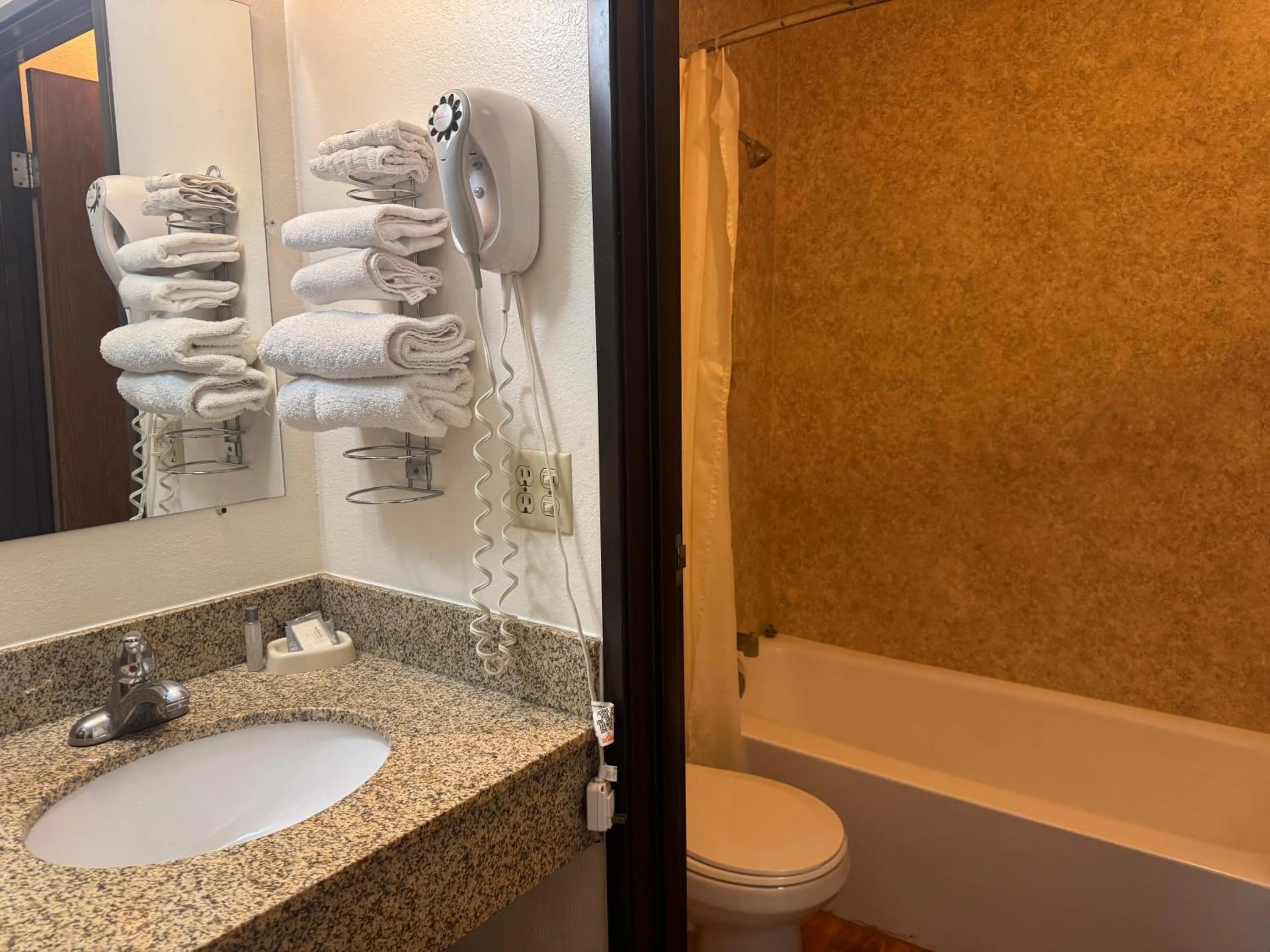 Bathroom in Lone Tree Inn