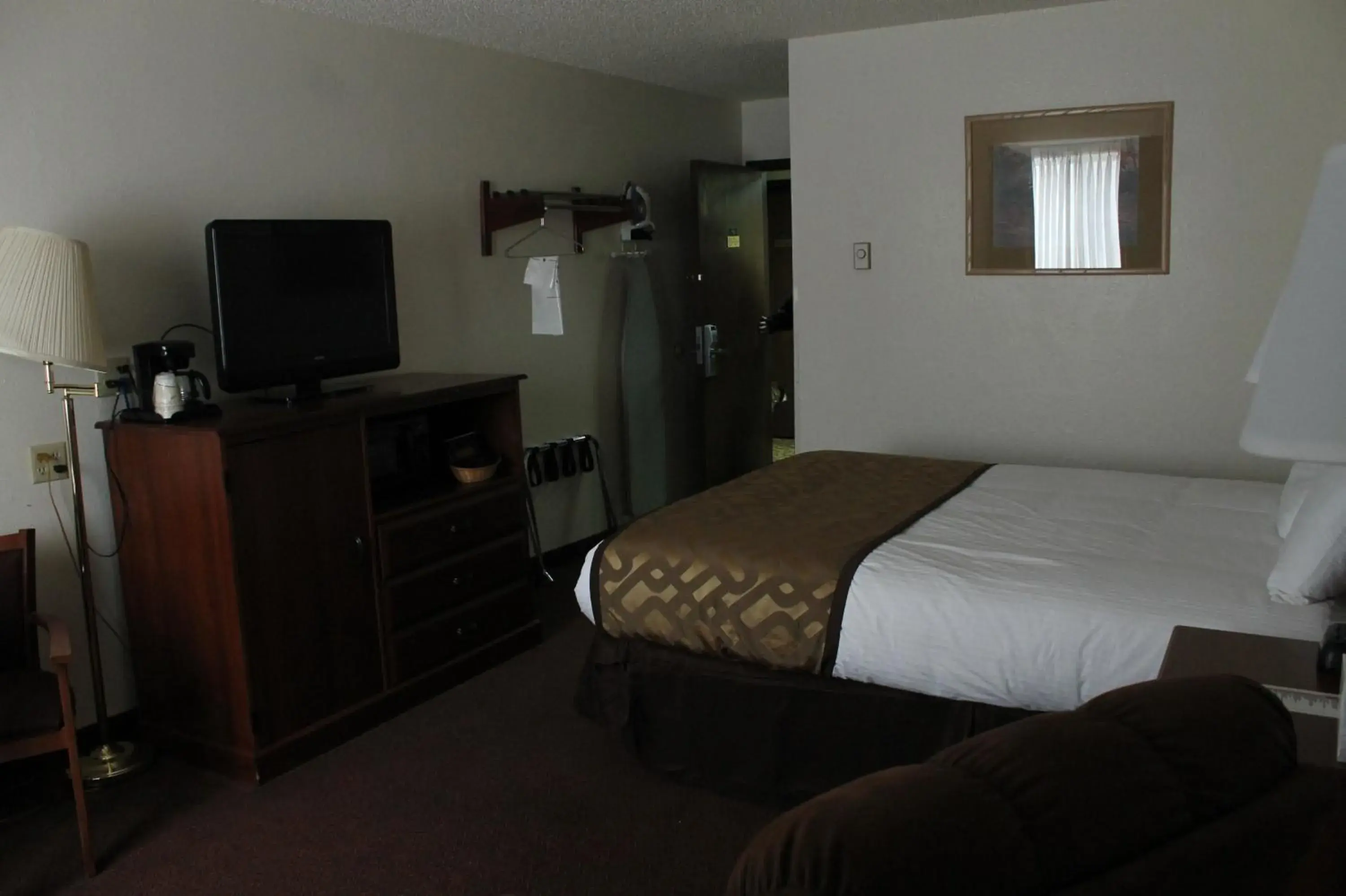 TV and multimedia, Bed in Lone Tree Inn TV and multimedia, Bed in Lone Tree Inn