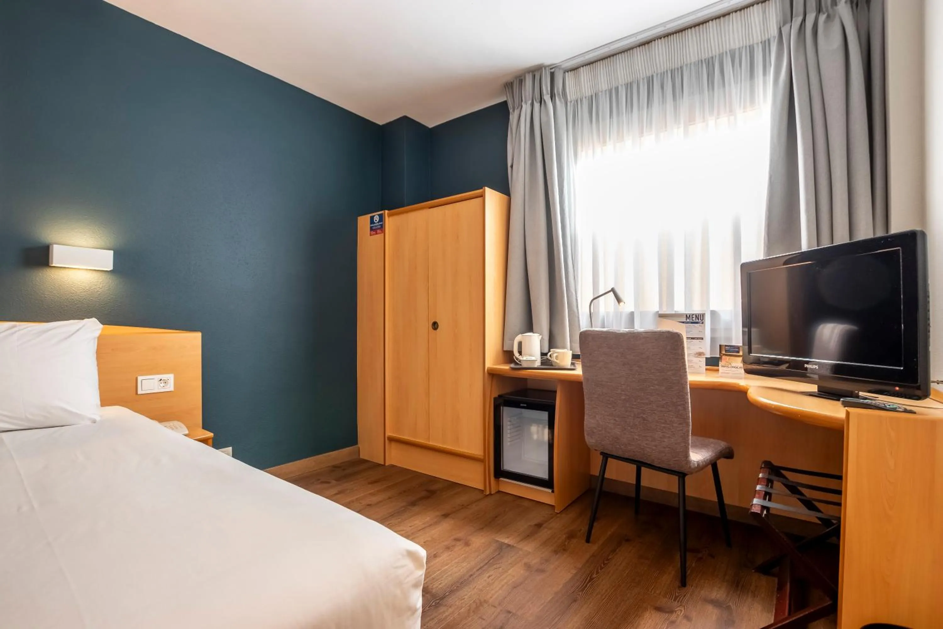 Photo of the whole room, Bed in Travelodge Murcia