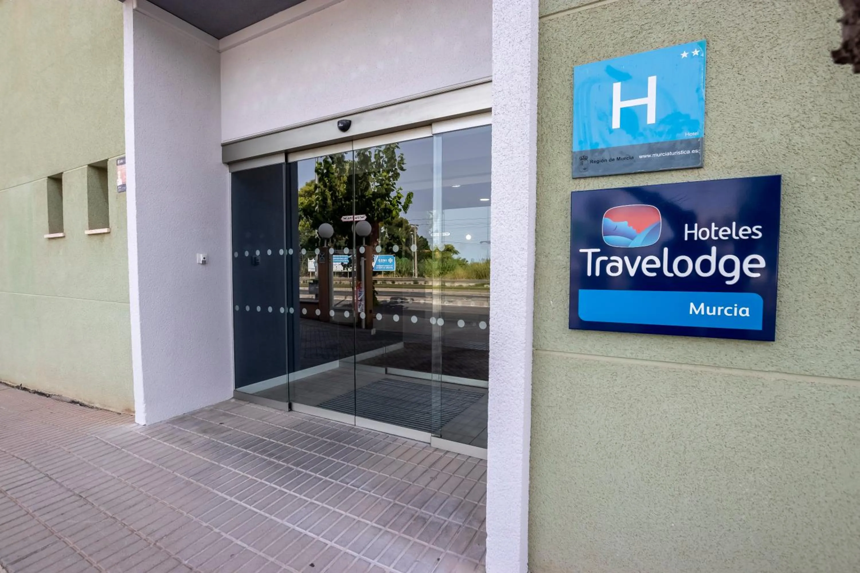 Property building in Travelodge Murcia