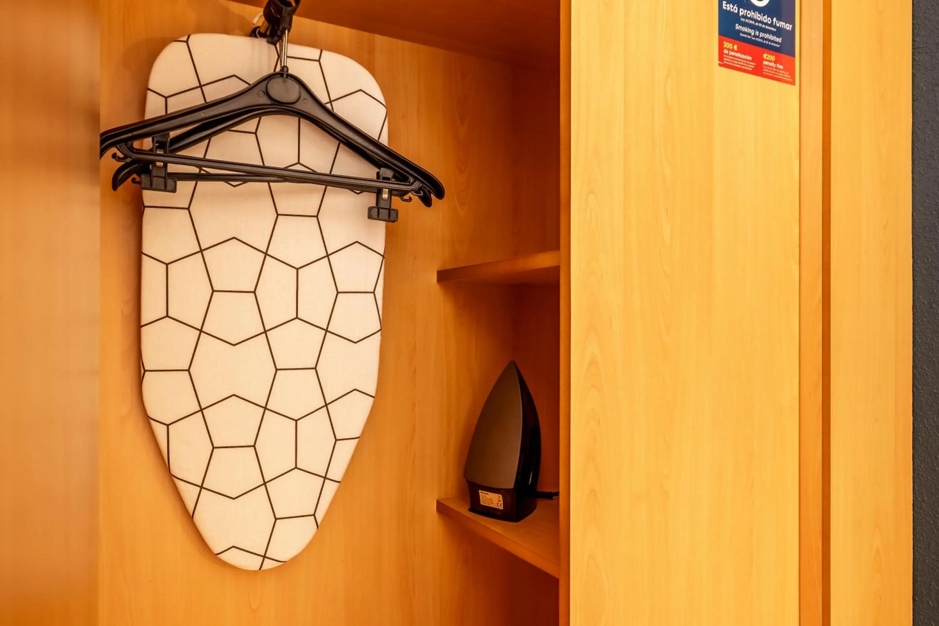 wardrobe in Travelodge Murcia