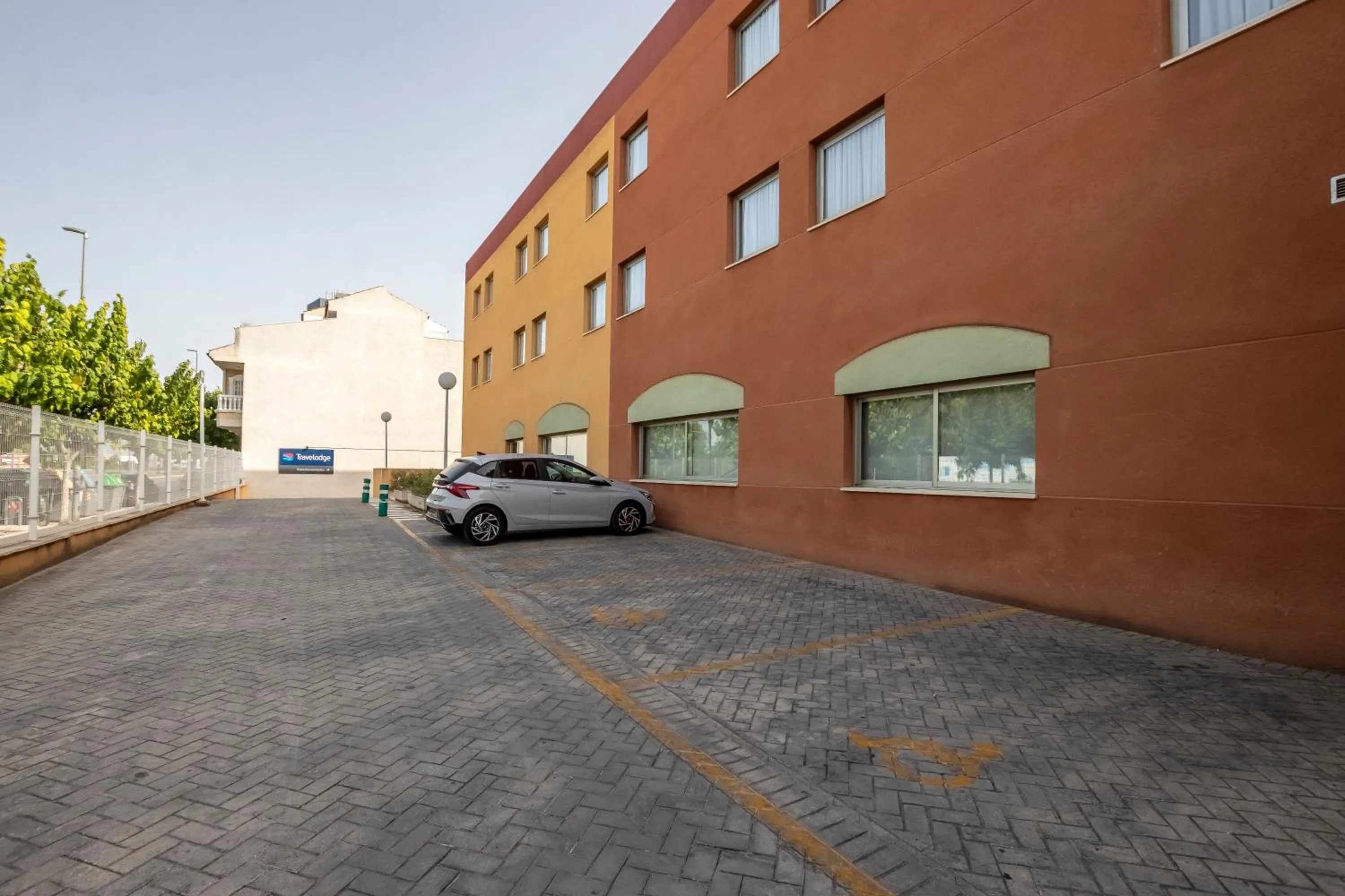 Parking in Travelodge Murcia