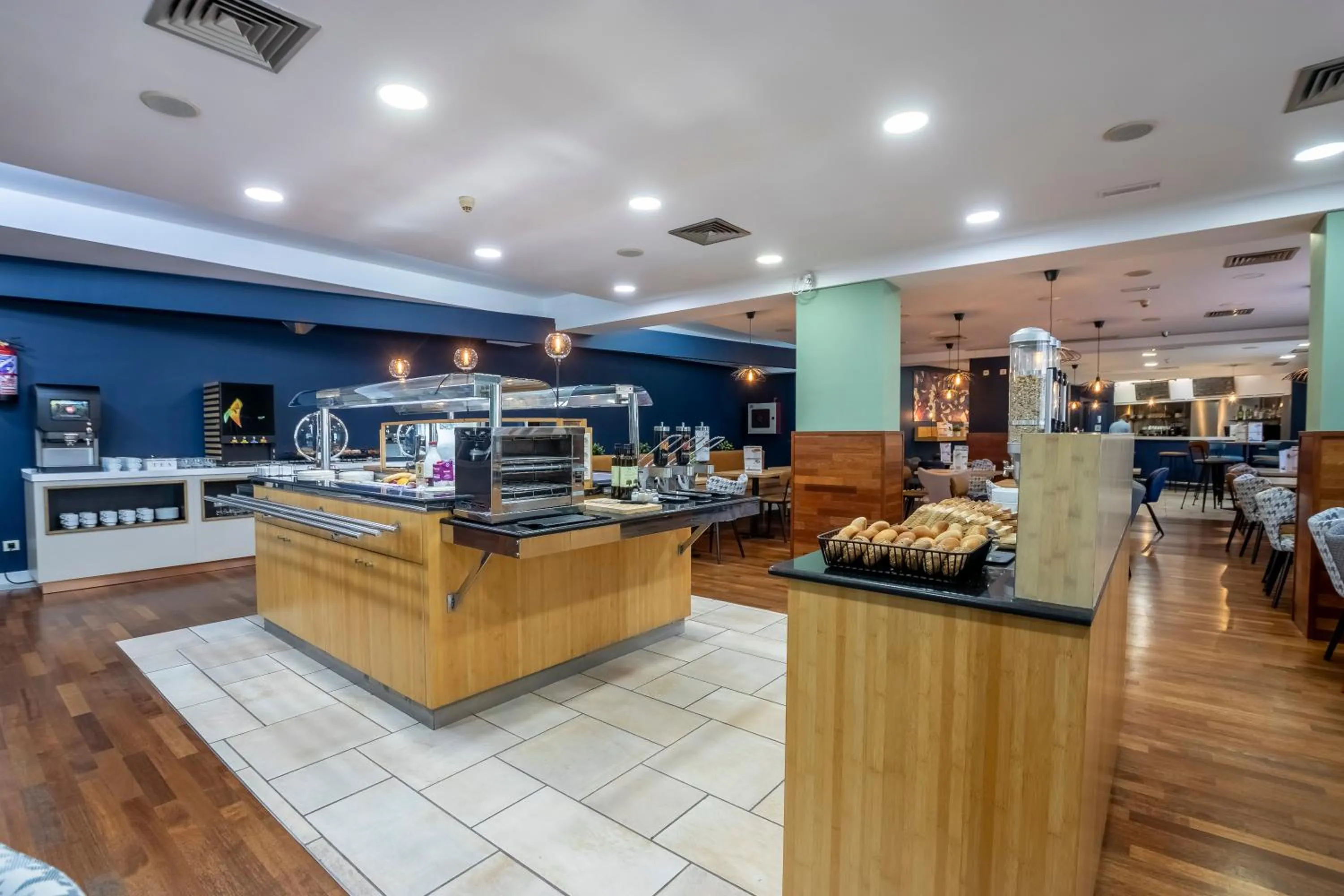 Buffet breakfast in Travelodge Murcia