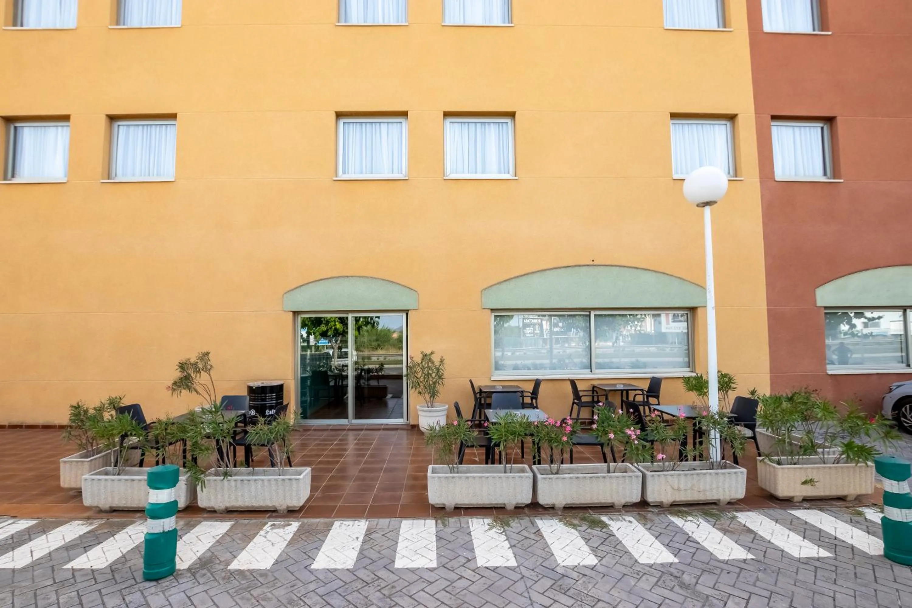 Property building in Travelodge Murcia
