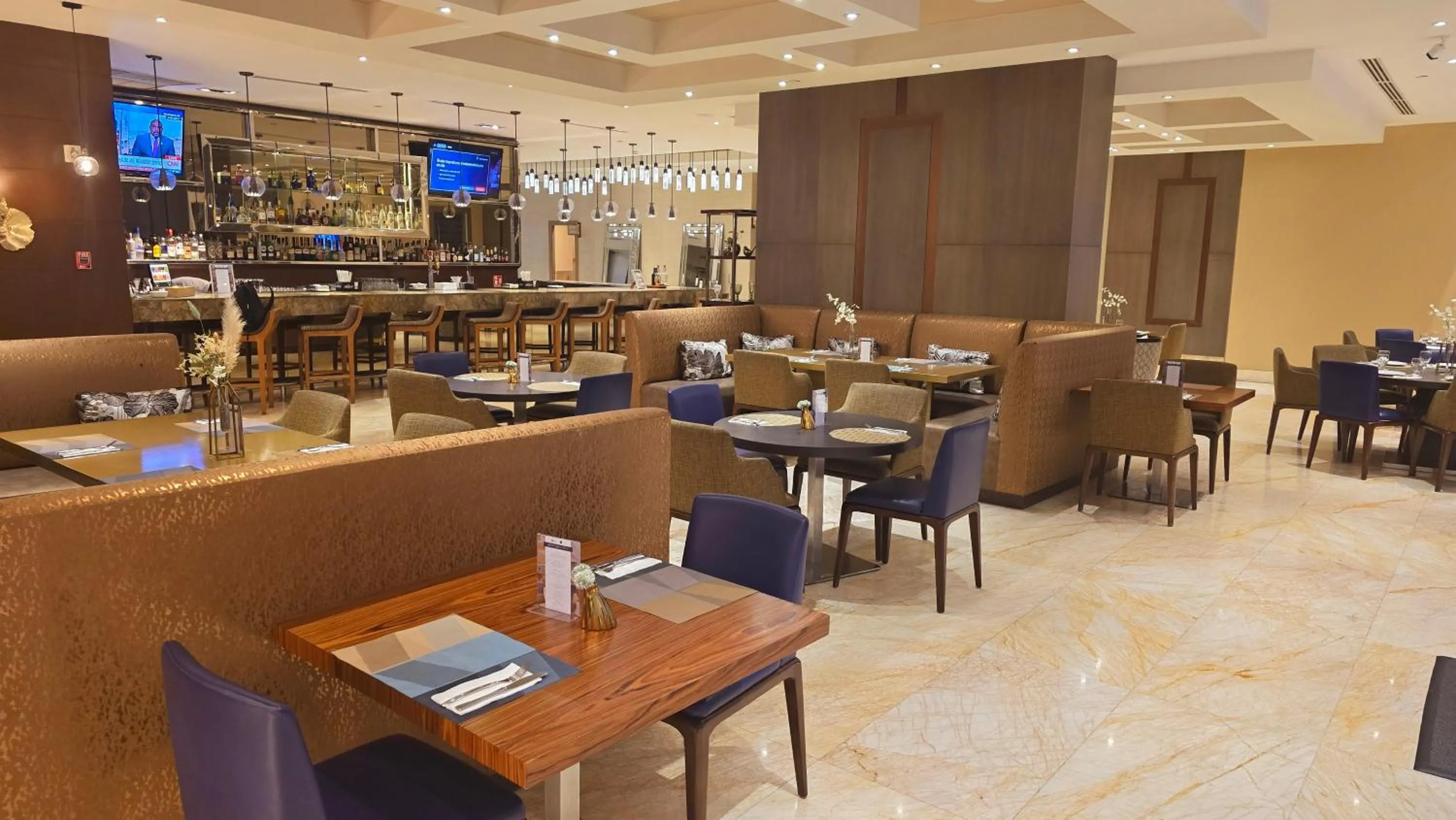 Restaurant/places to eat in Global Hotel Panama