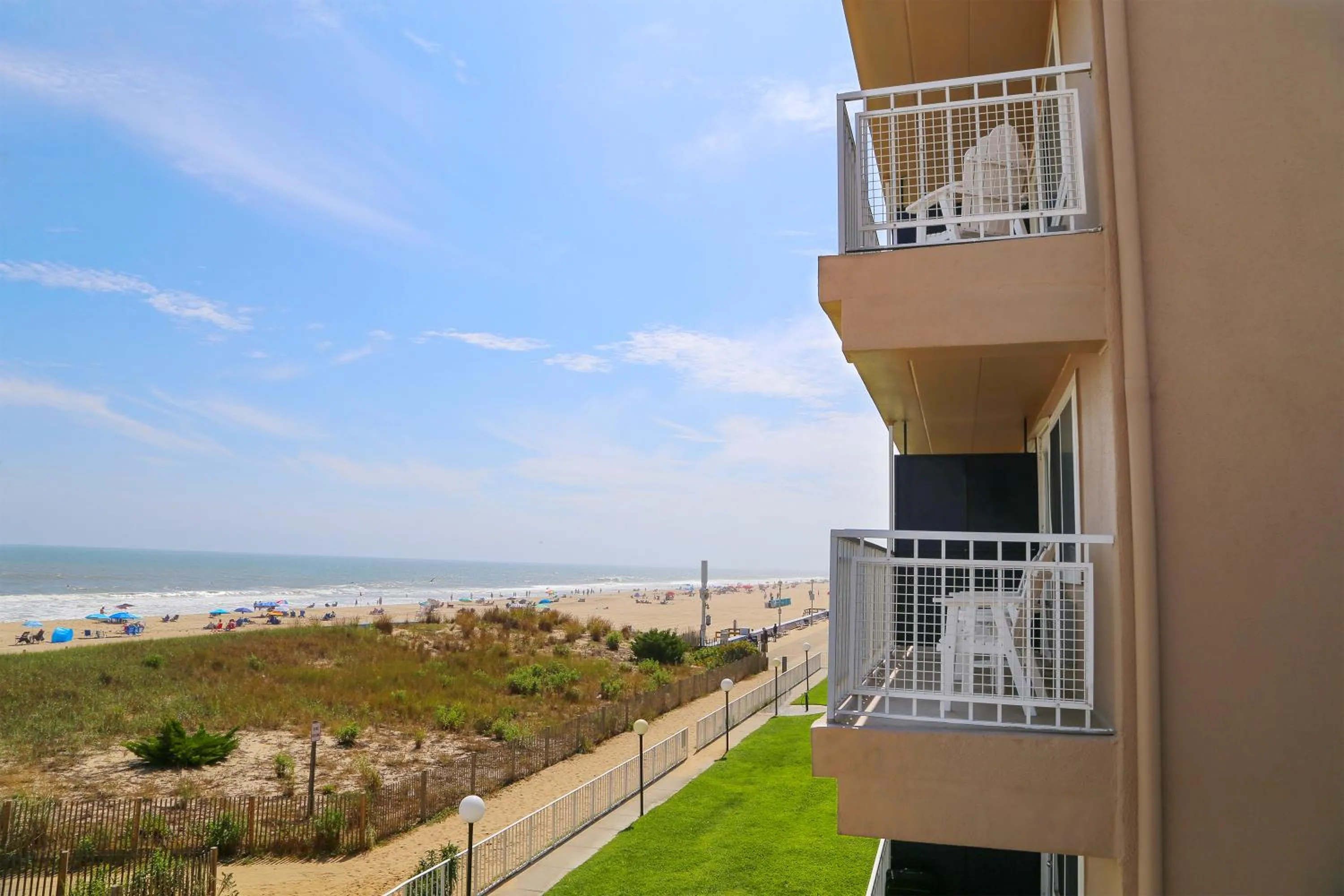 Property building in Dunes Suites Oceanfront