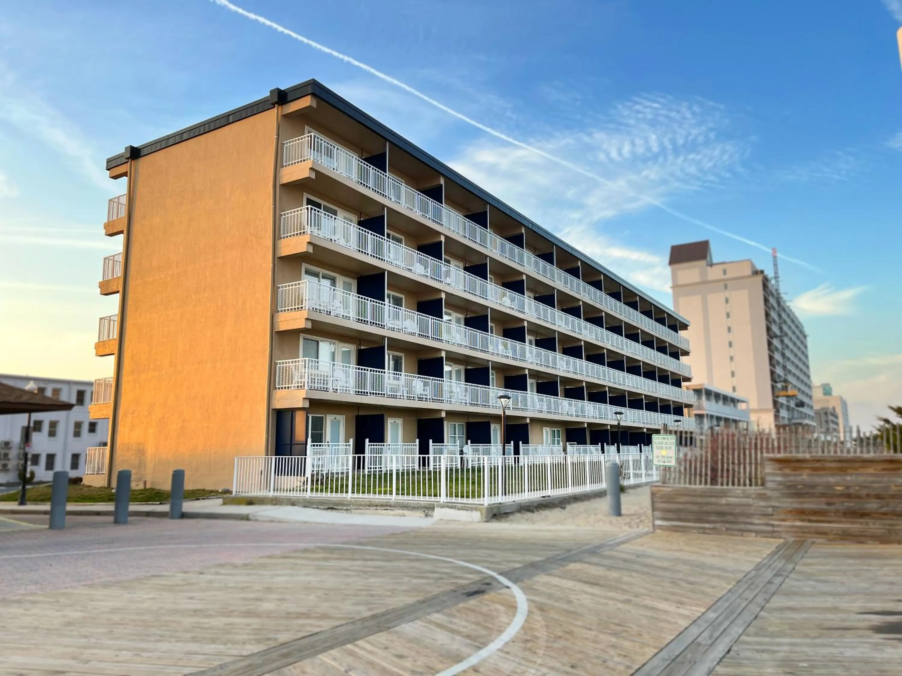 Property building in Dunes Suites Oceanfront