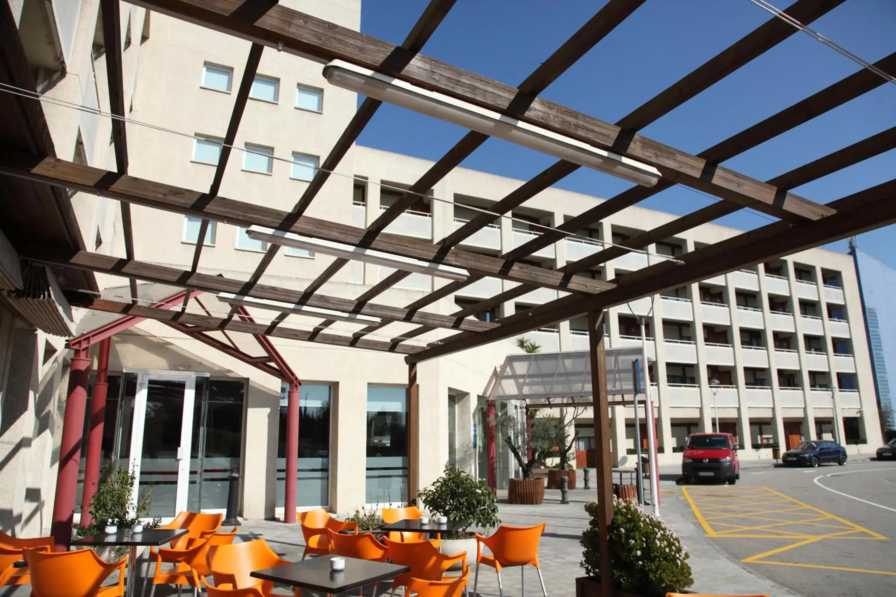 Facade/entrance in Travelodge Barcelona del Vallés Facade/entrance in Travelodge Barcelona del Vallés