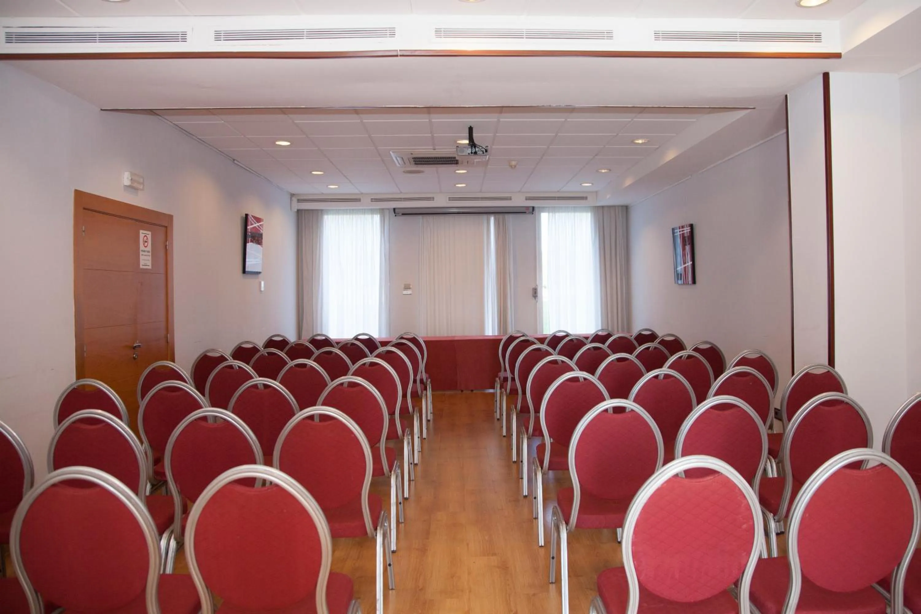 Meeting/conference room in Travelodge Barcelona del Vallés