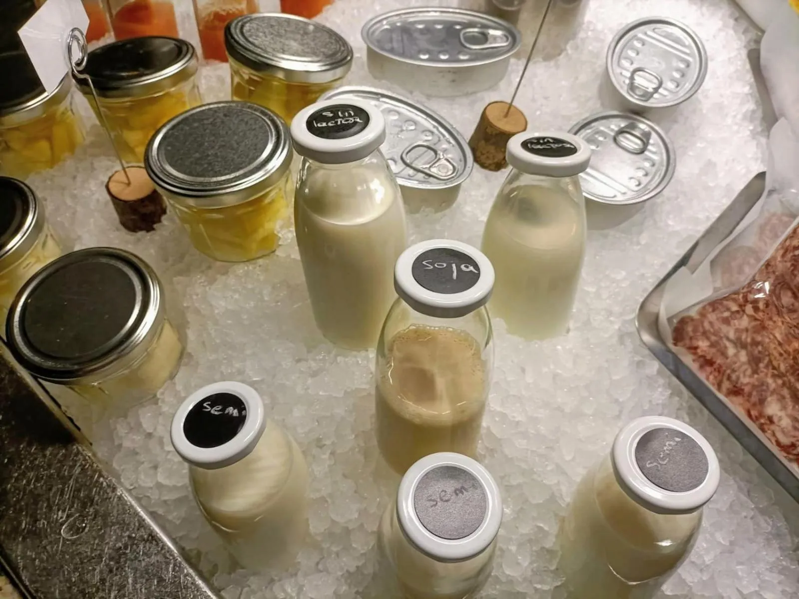 Buffet breakfast in Travelodge Barcelona del Vallés