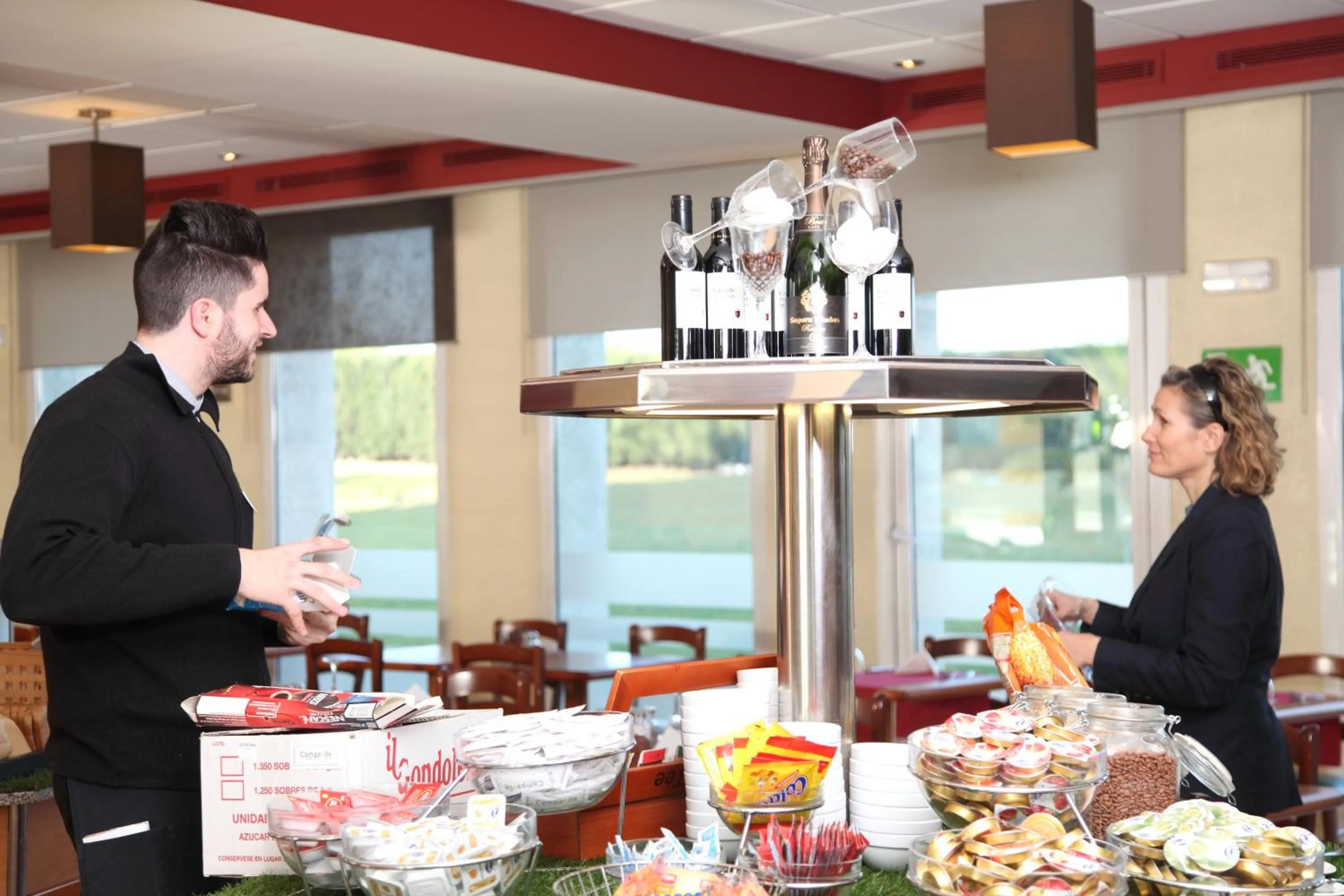 Staff in Travelodge Barcelona del Vallés