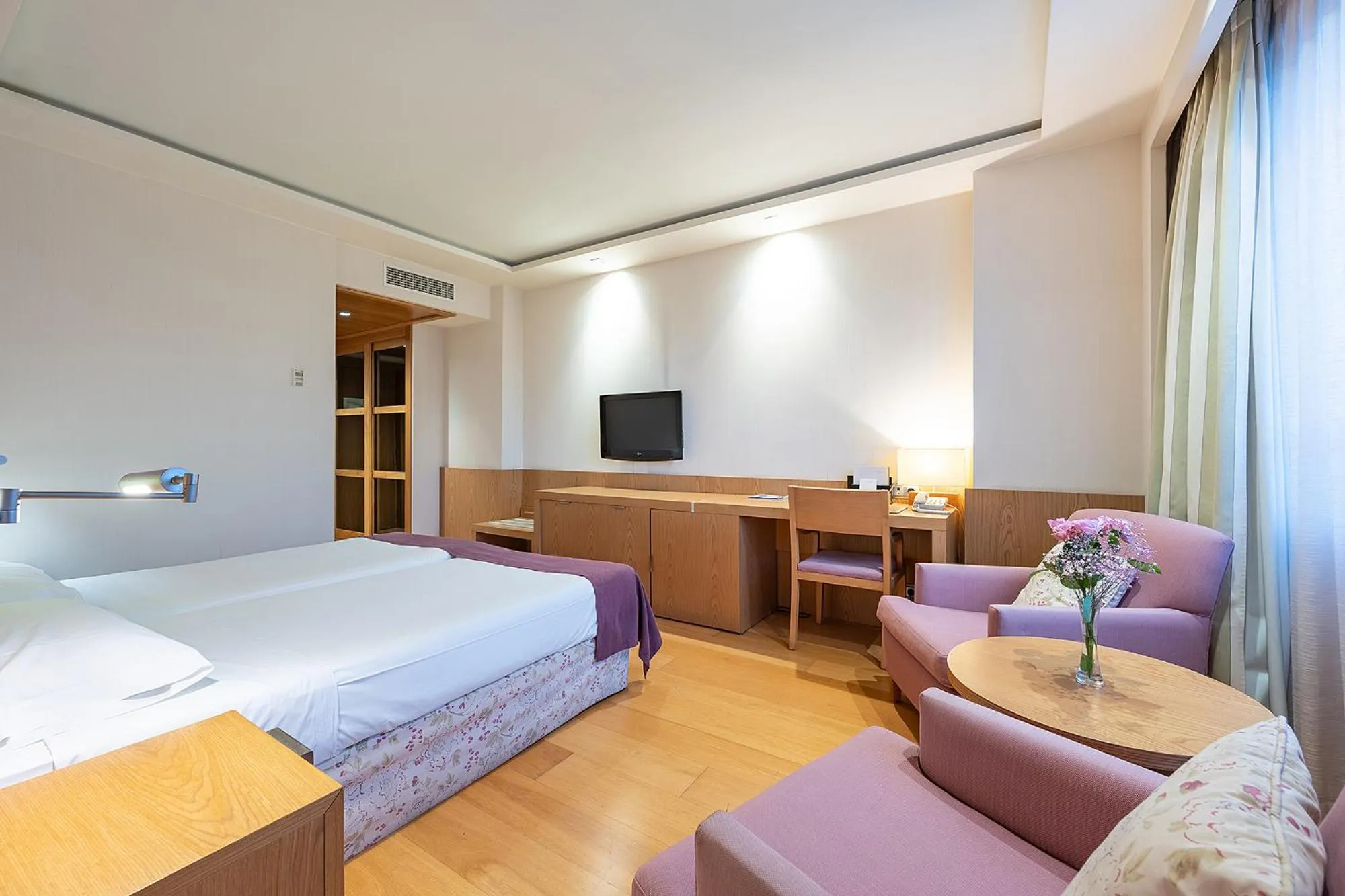 Photo of the whole room, Bed in Hotel Nelva