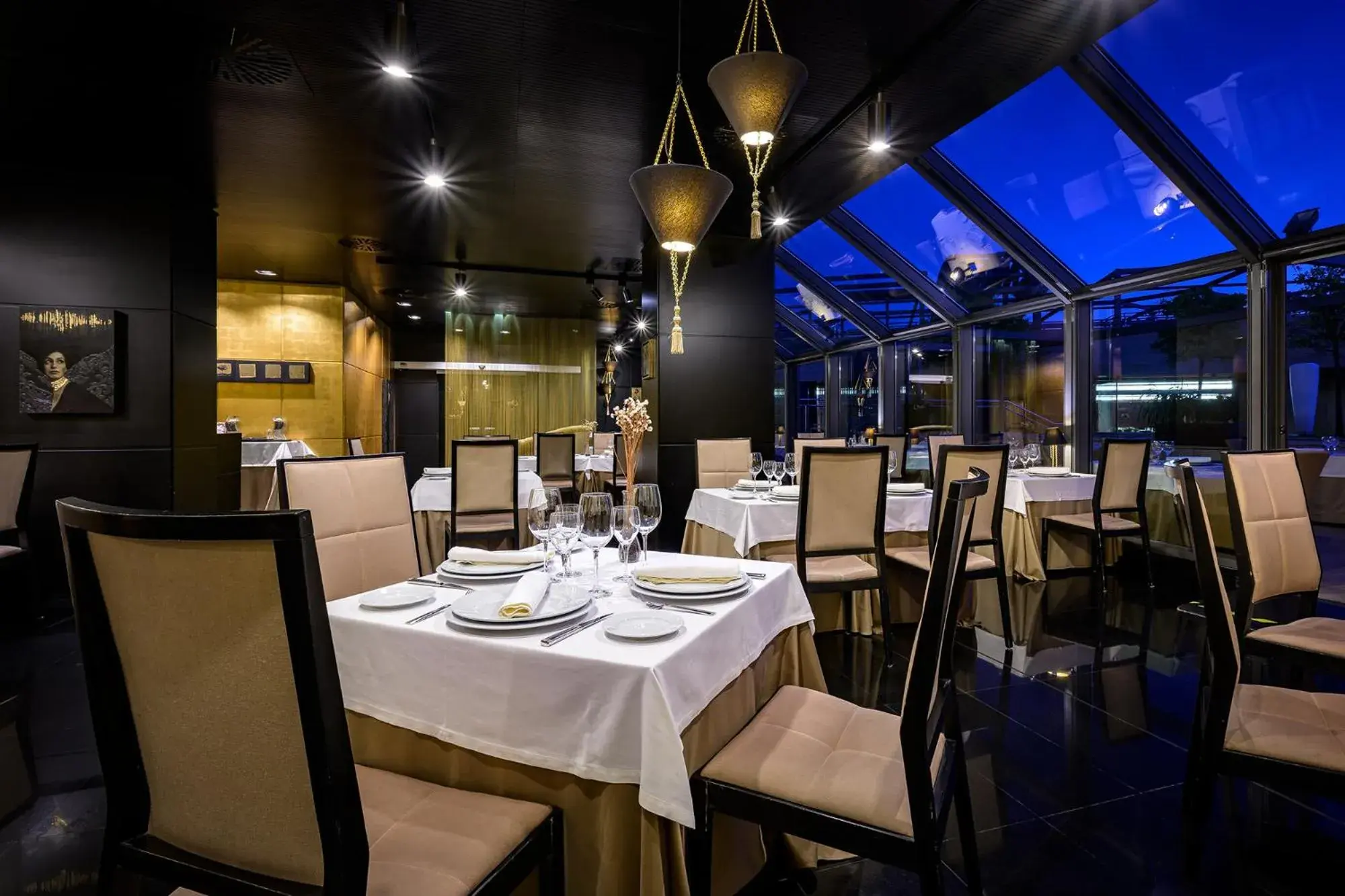 Restaurant/places to eat in Hotel Nelva Restaurant/places to eat in Hotel Nelva