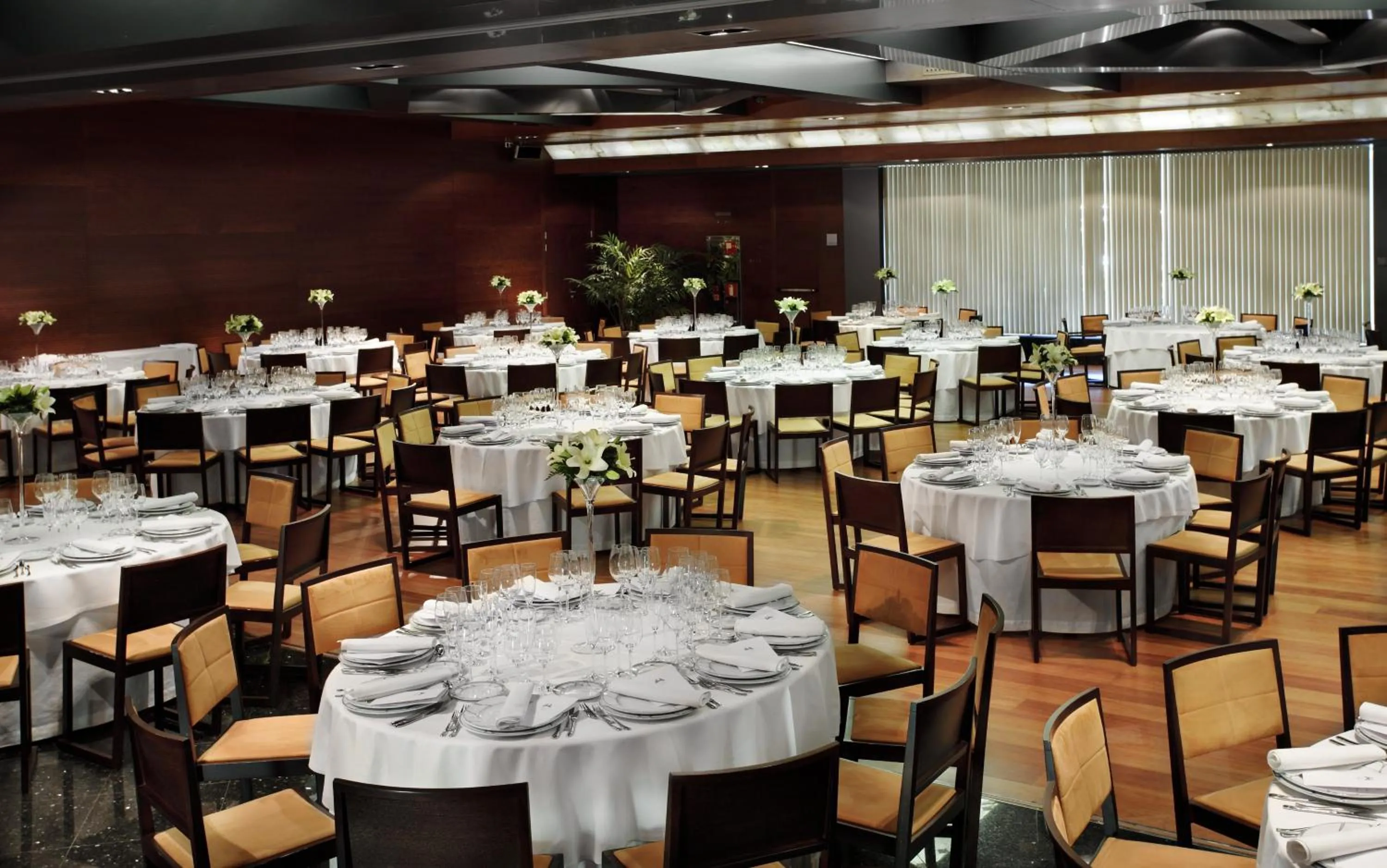 Restaurant/places to eat in Hotel Nelva