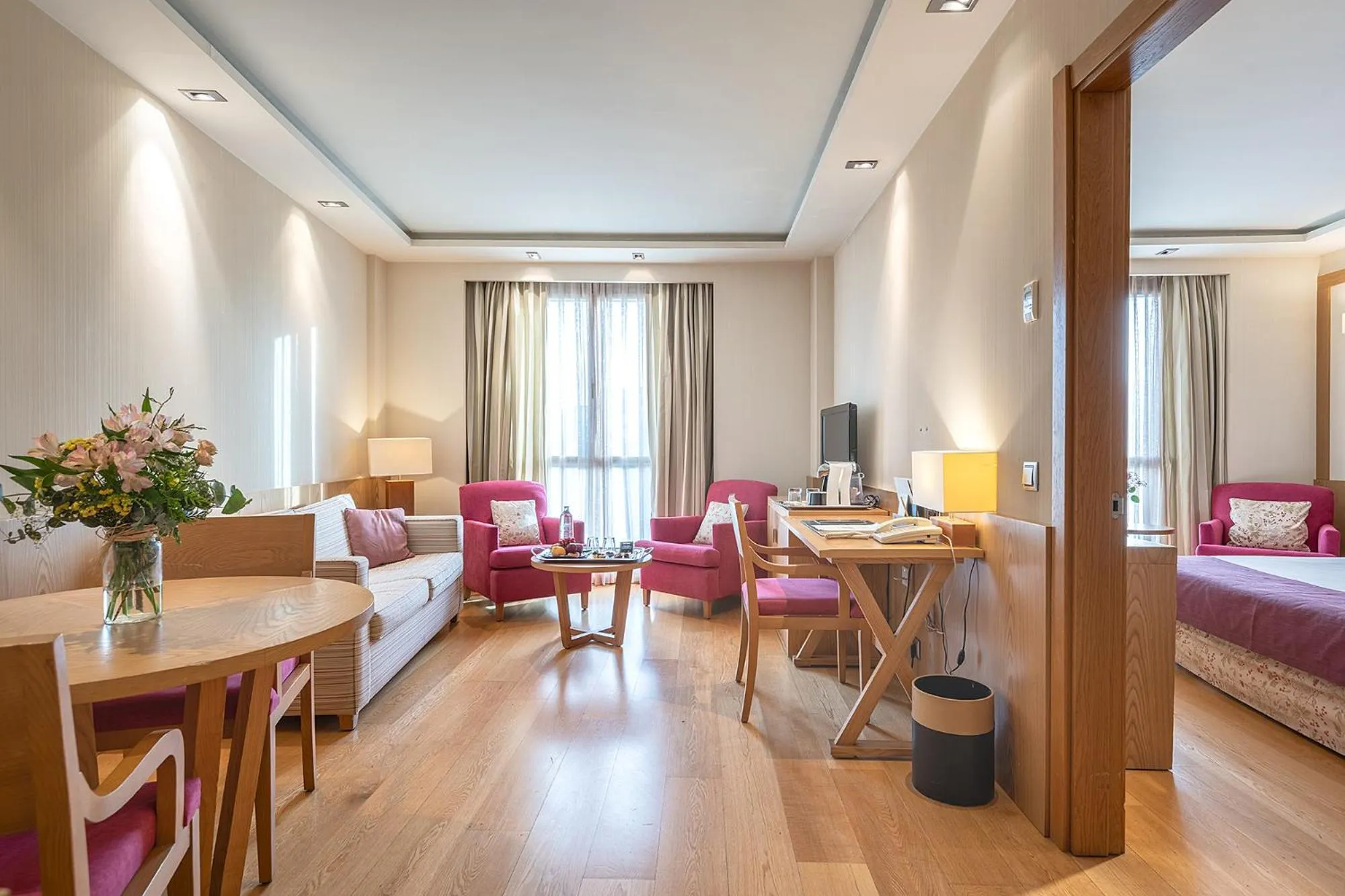 Living room, Bed in Hotel Nelva