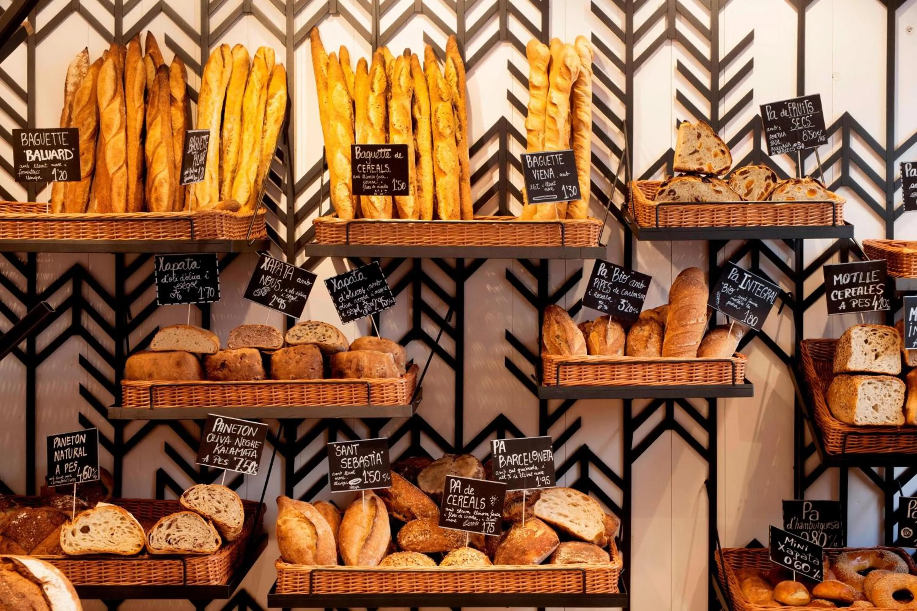 Restaurant/places to eat in AC Hotel Victoria Suites by Marriott