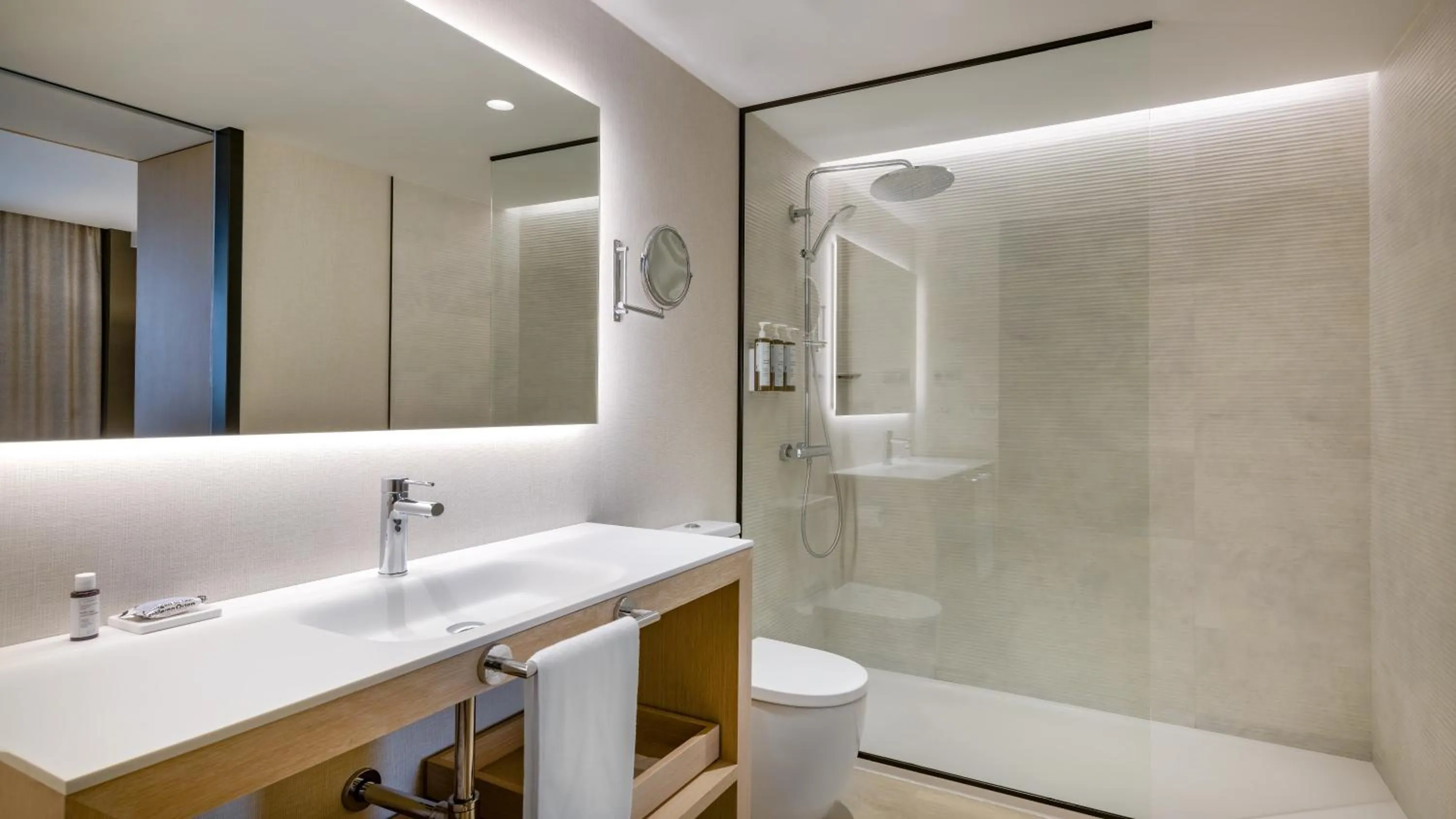 Bathroom in AC Hotel Victoria Suites by Marriott