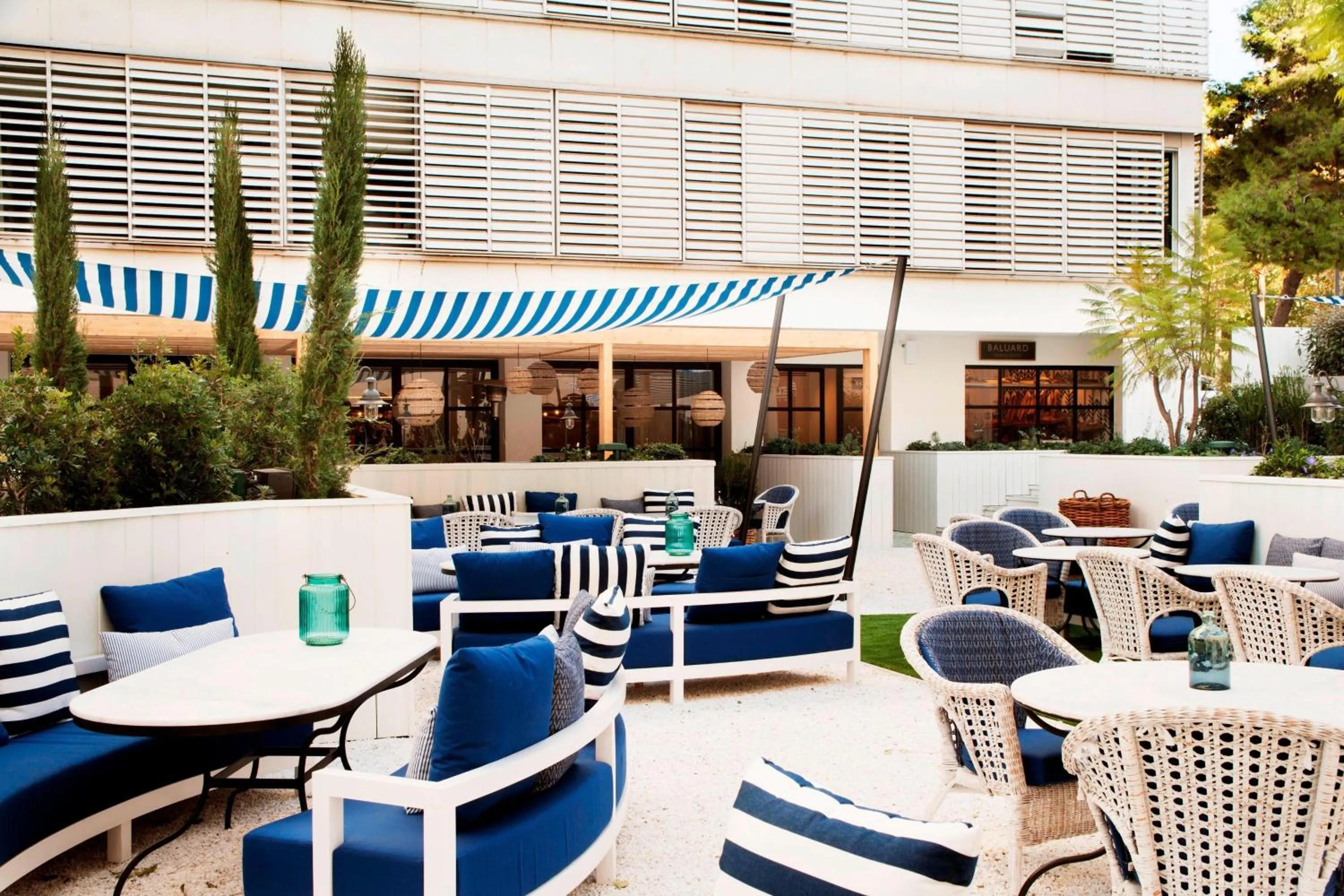 Restaurant/places to eat in AC Hotel Victoria Suites by Marriott