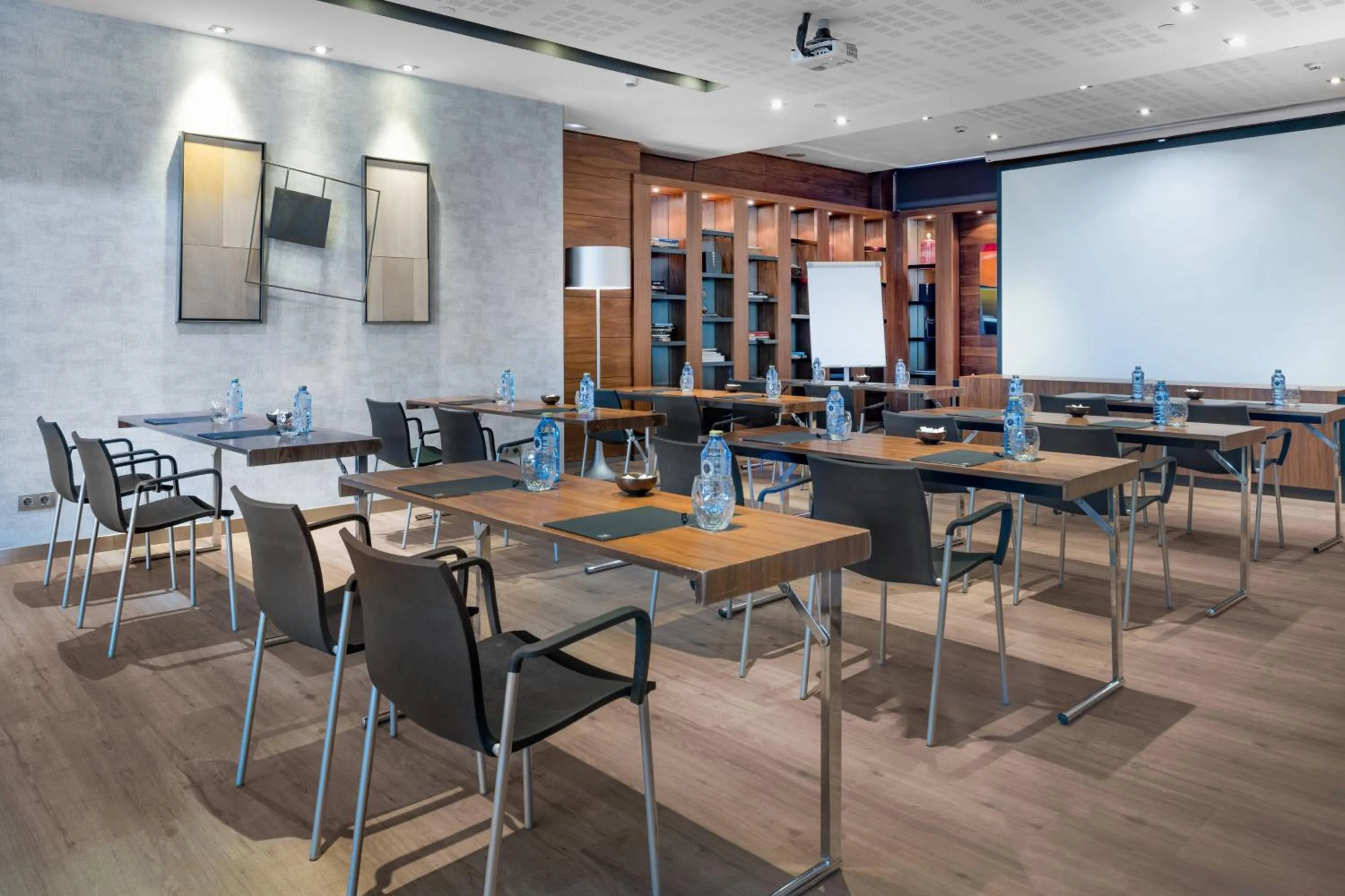 Meeting/conference room in AC Hotel Victoria Suites by Marriott