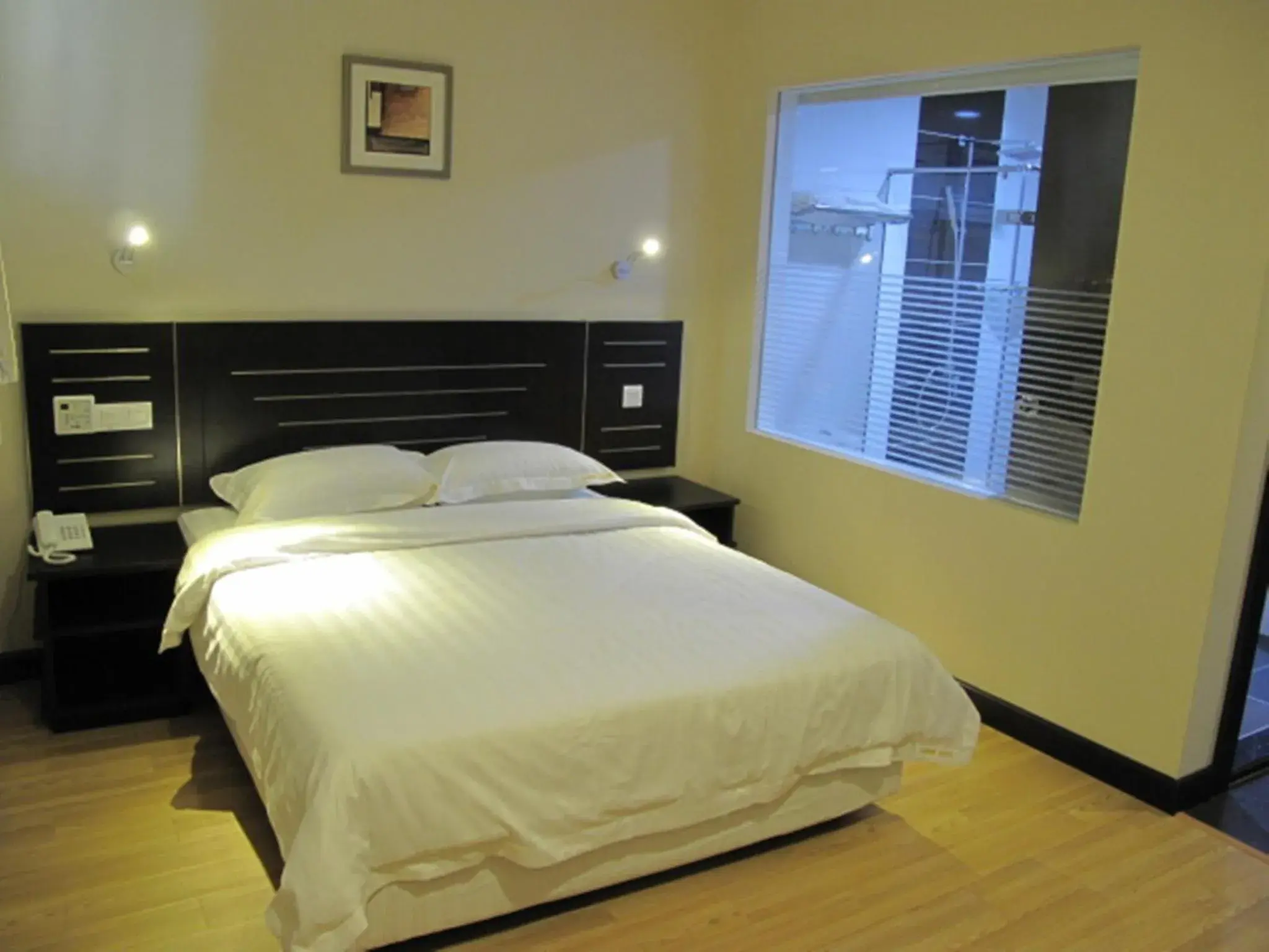 Bed in Labuk Hotel Bed in Labuk Hotel