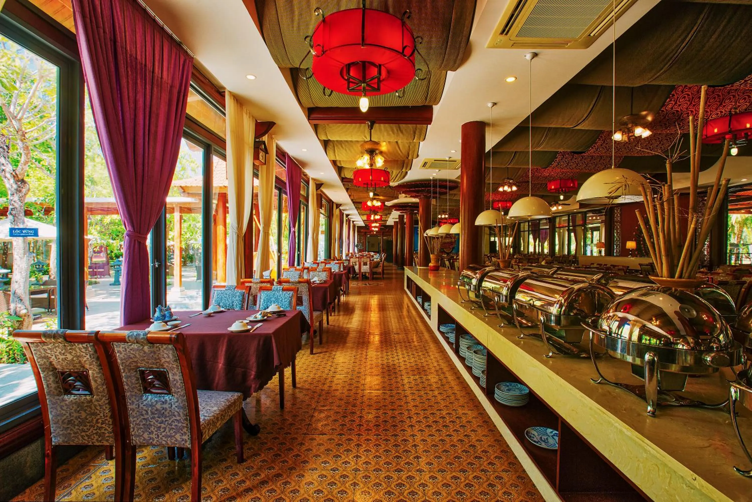 Restaurant/places to eat in Seava Ho Tram Beach Resort