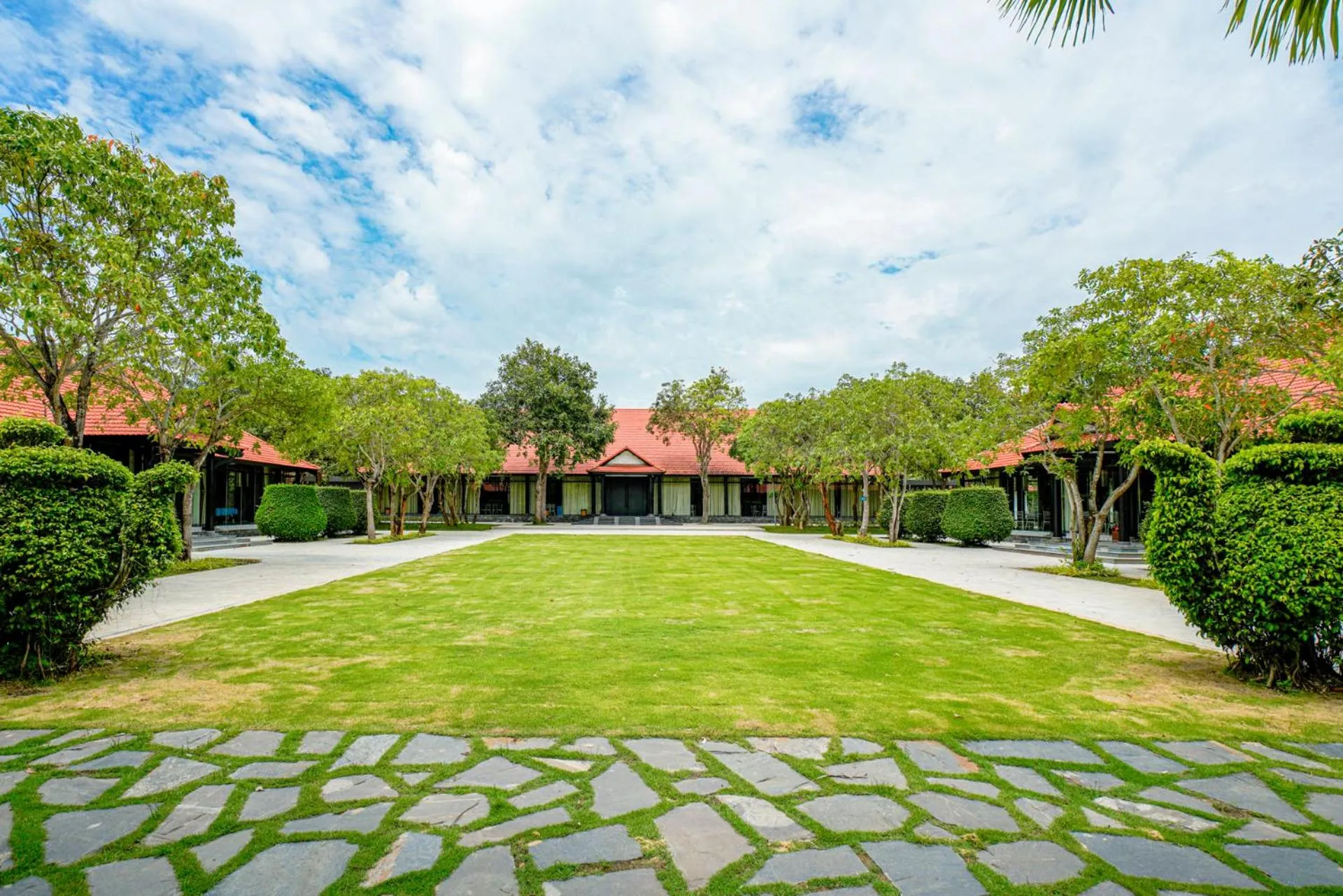 Restaurant/places to eat in Seava Ho Tram Beach Resort