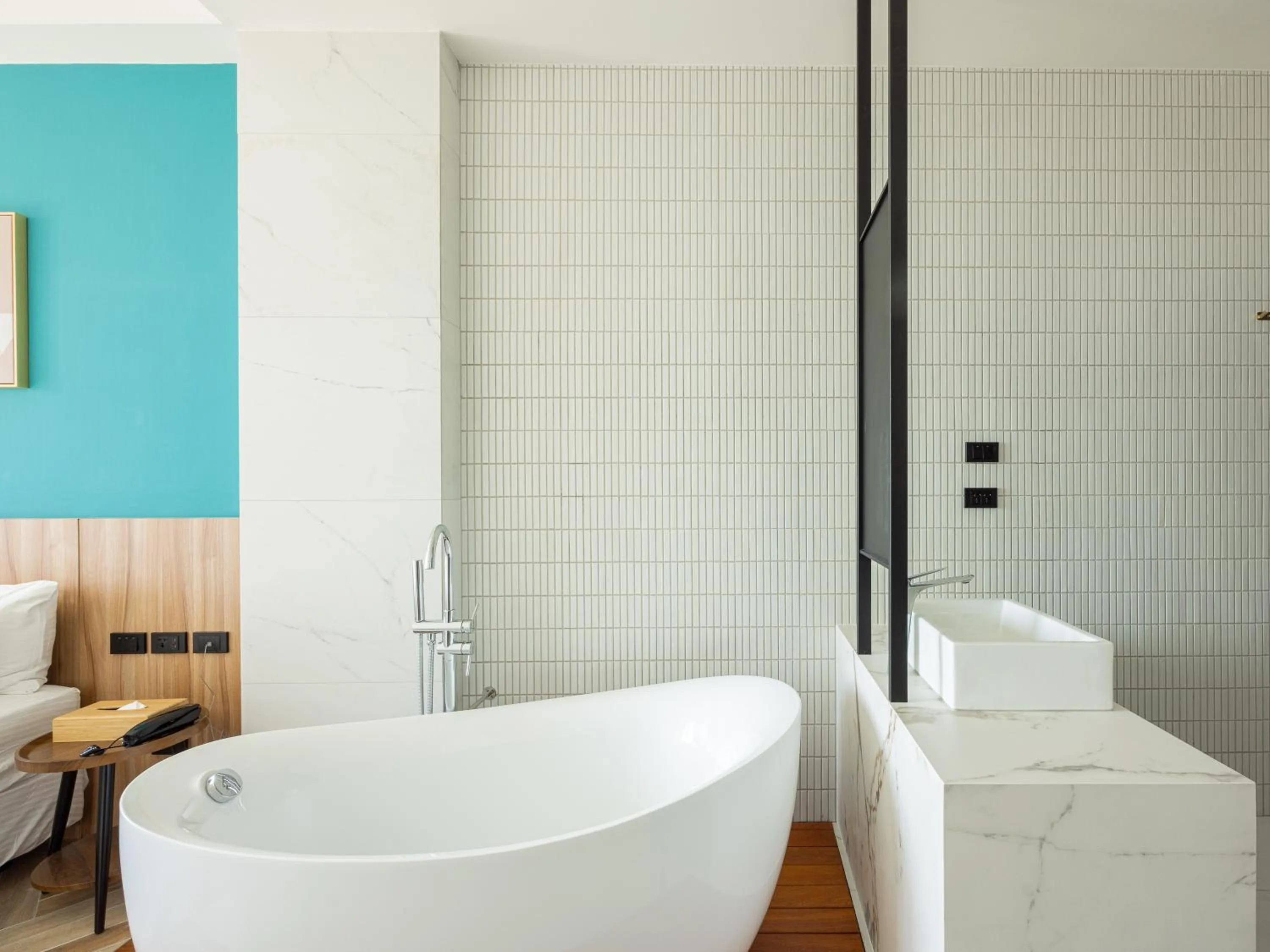 Bath in Kenting Sea Wall 130