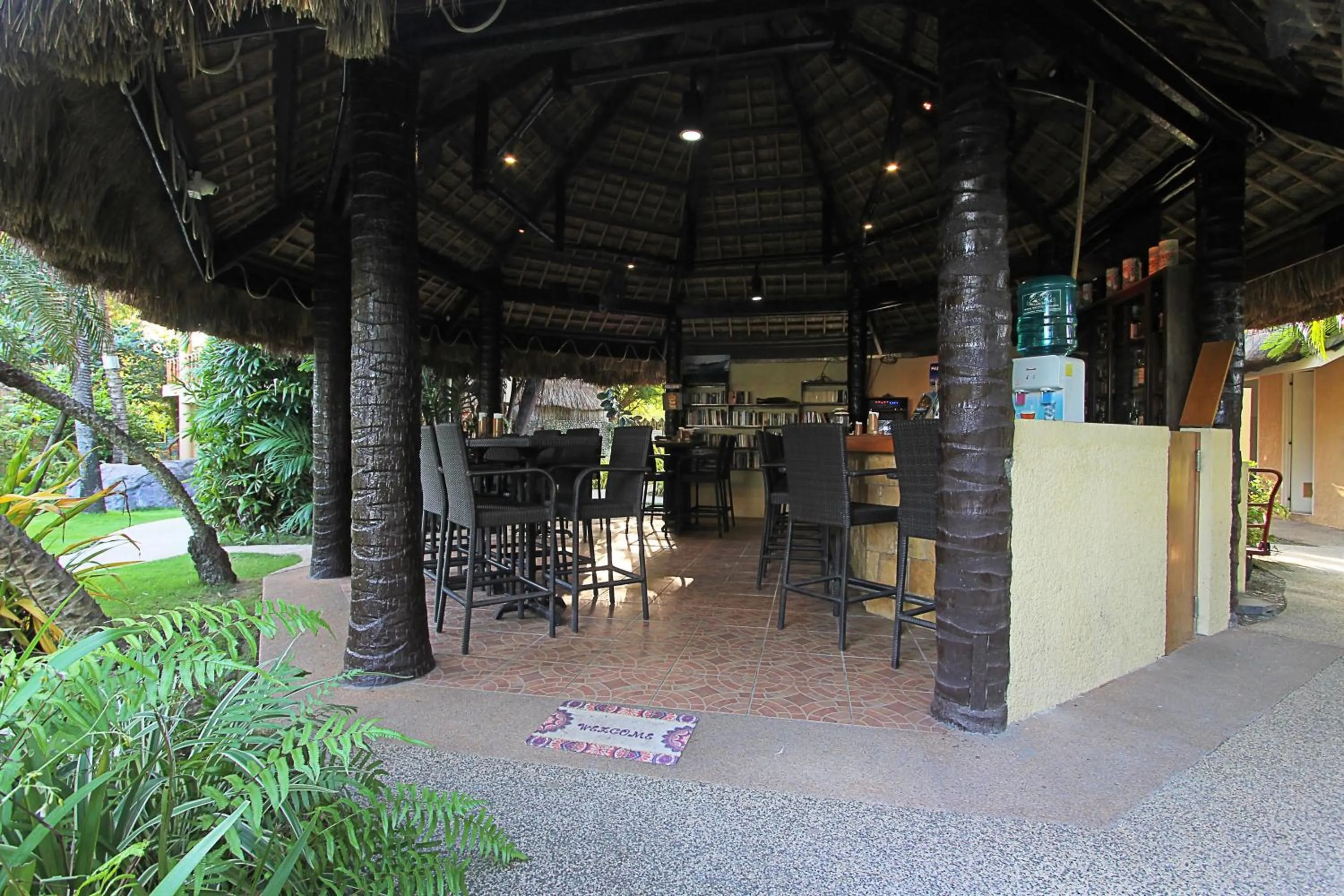 Restaurant/places to eat in Thalatta Resort