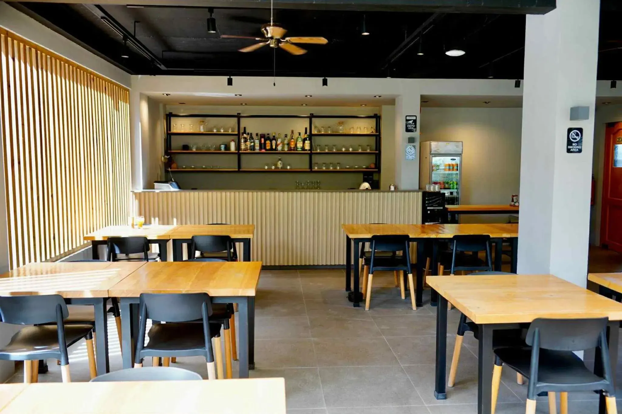 Restaurant/places to eat in Mayfair Resort Restaurant/places to eat in Mayfair Resort