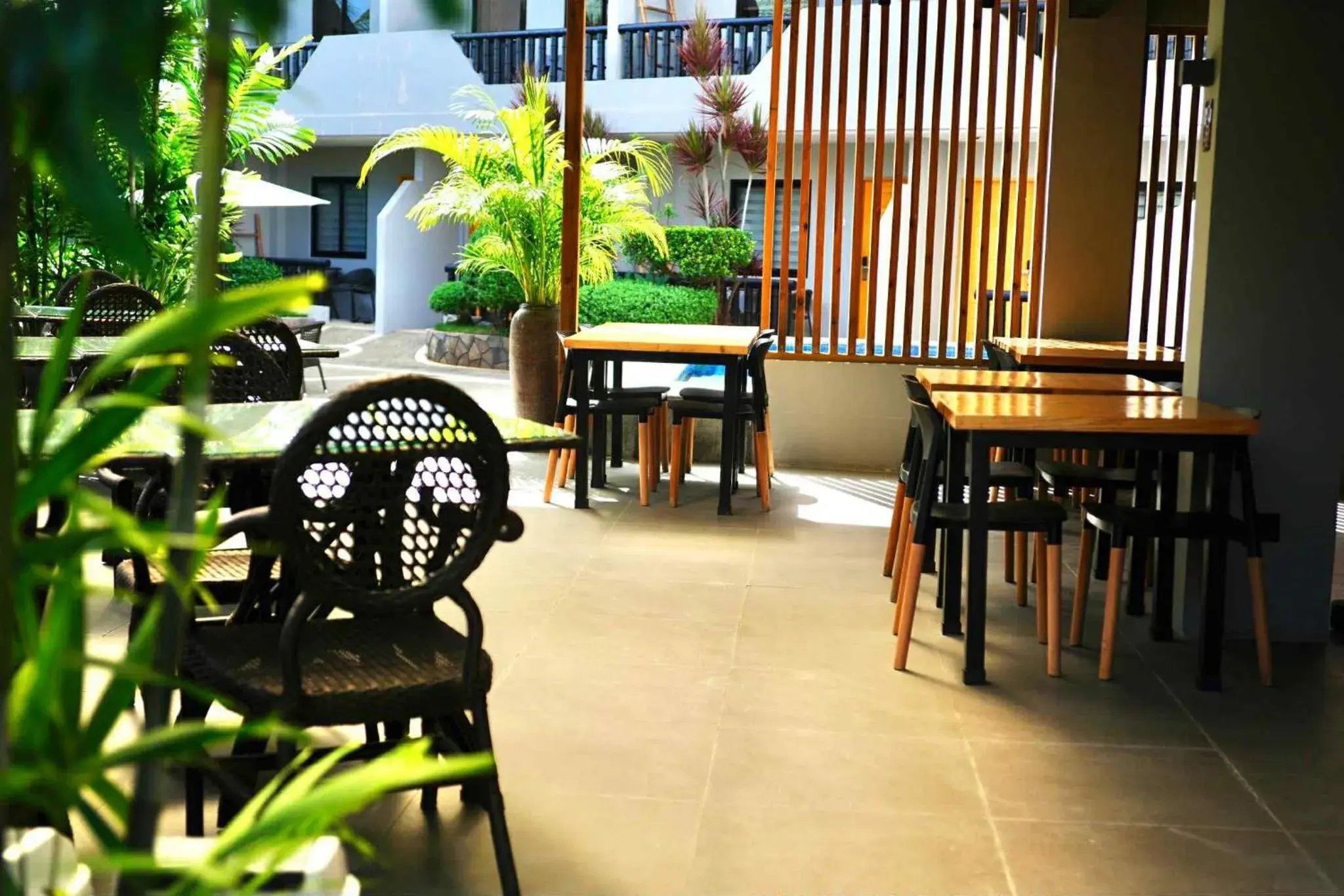 Restaurant/places to eat in Mayfair Resort Restaurant/places to eat in Mayfair Resort