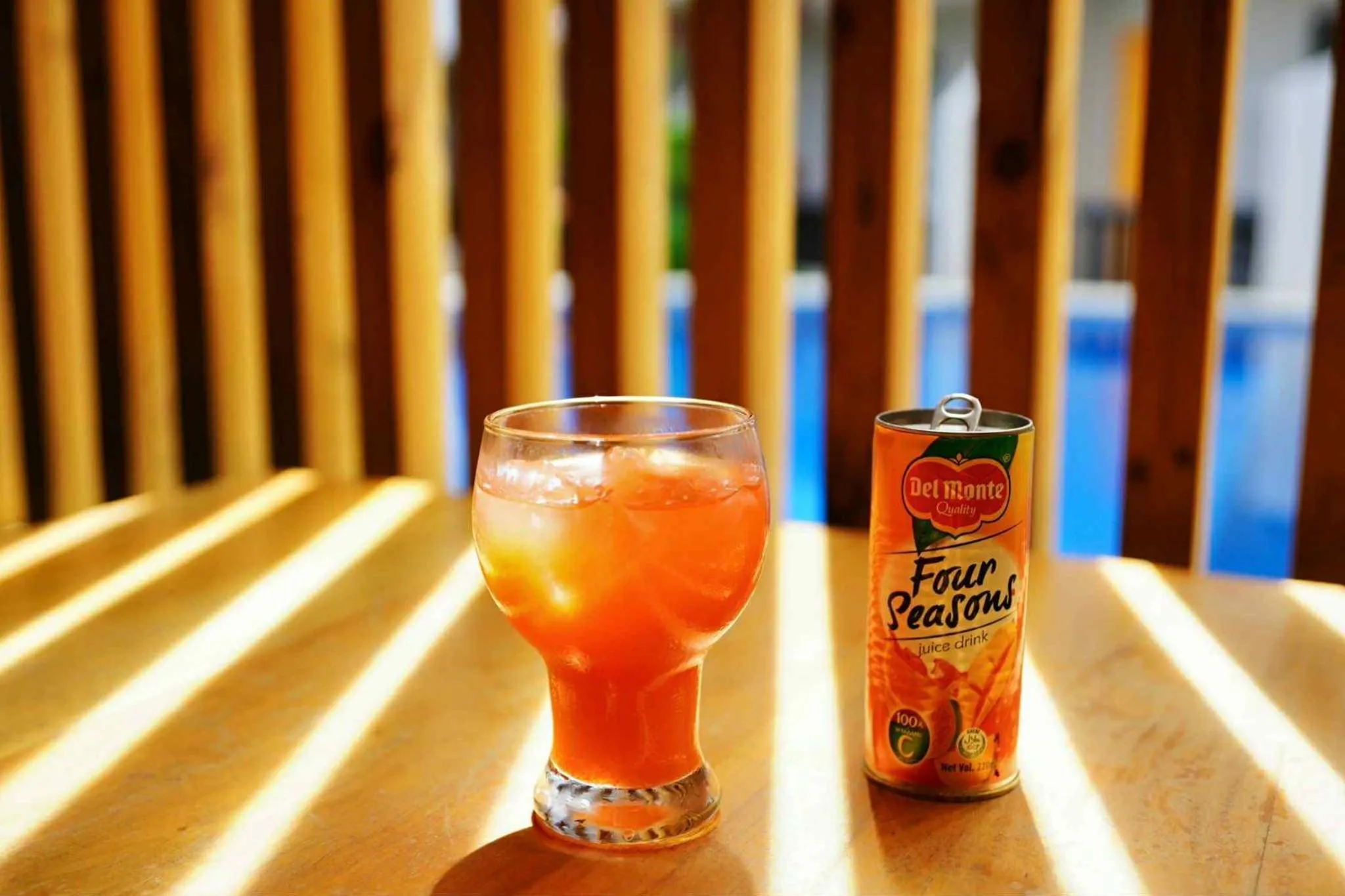 Drinks in Mayfair Resort