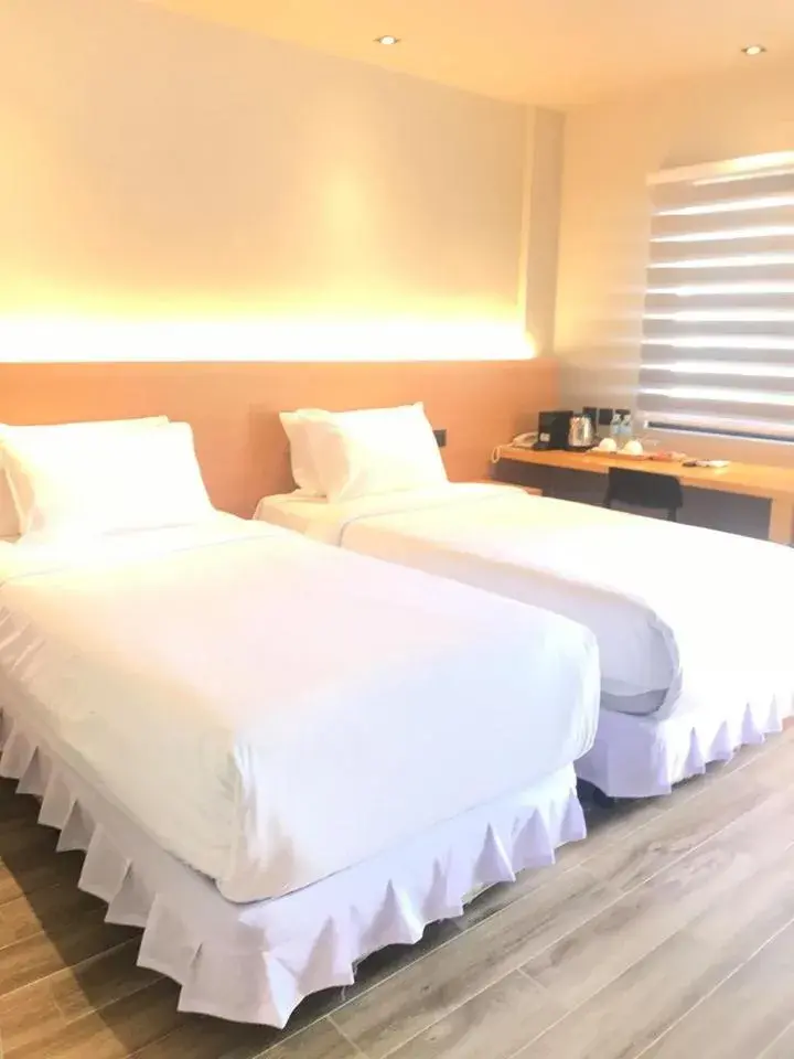 Bedroom, Bed in Mayfair Resort Bedroom, Bed in Mayfair Resort