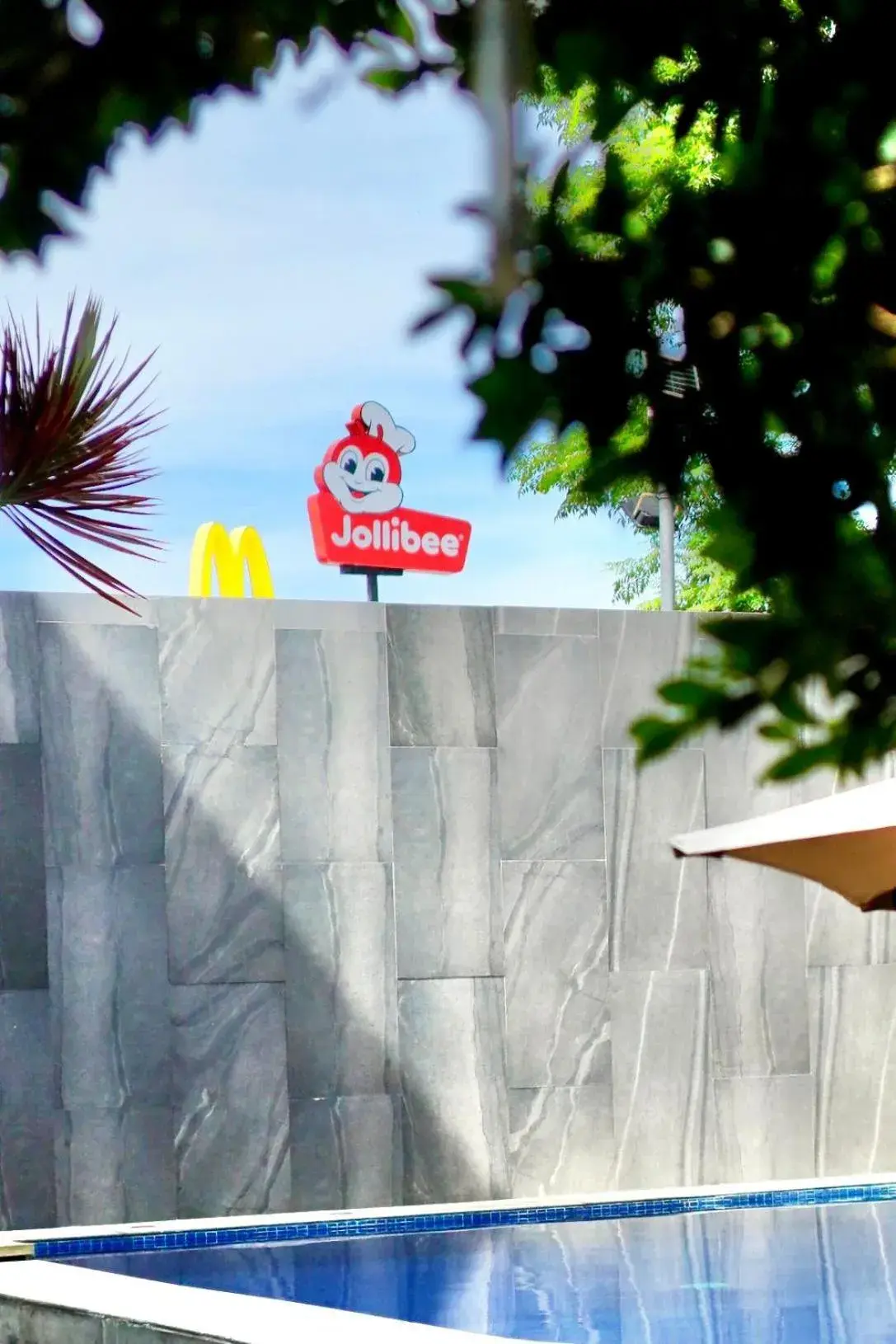 Swimming pool in Mayfair Resort Swimming pool in Mayfair Resort