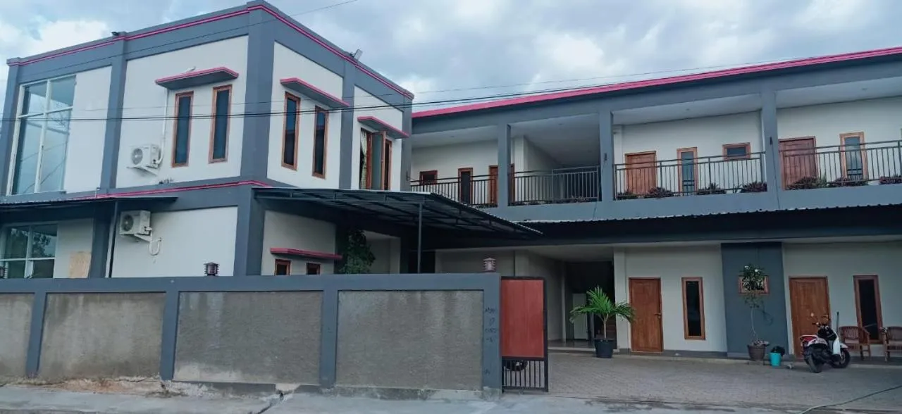 Property building in Lembunai Home Stay
