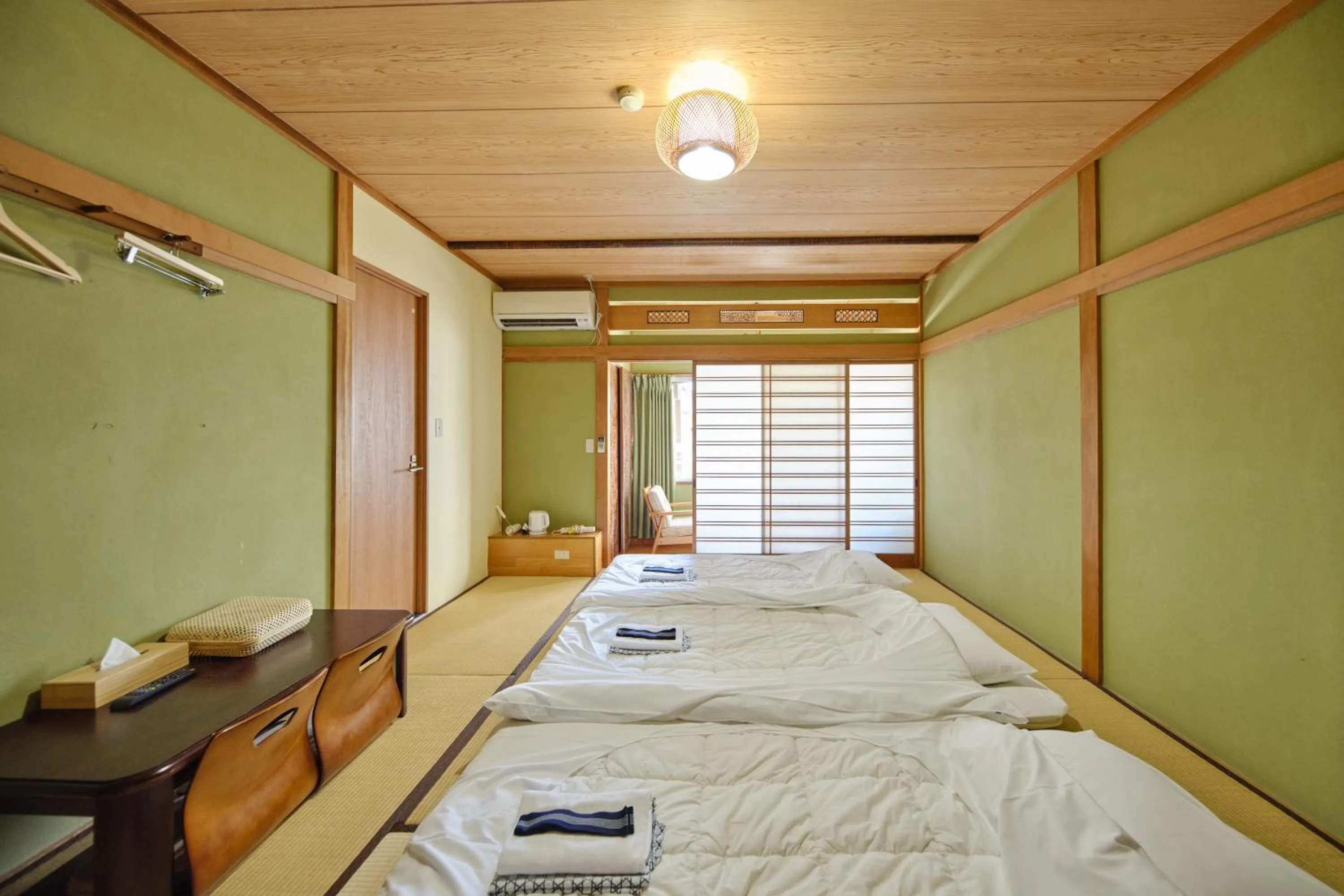 Bed in Fuyo Sankyo Enka