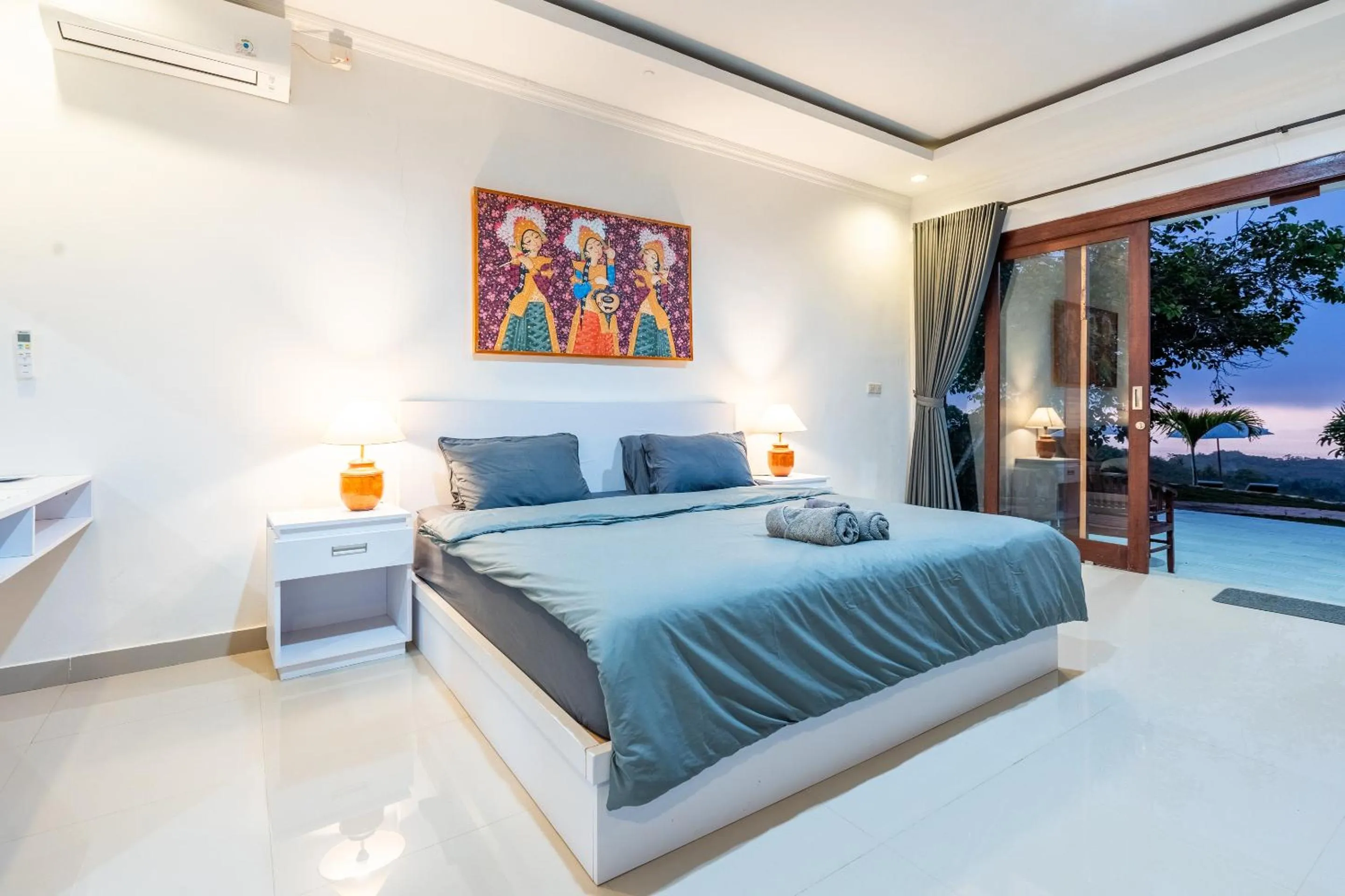 Bed in Pini Sentana Village Nusa Penida