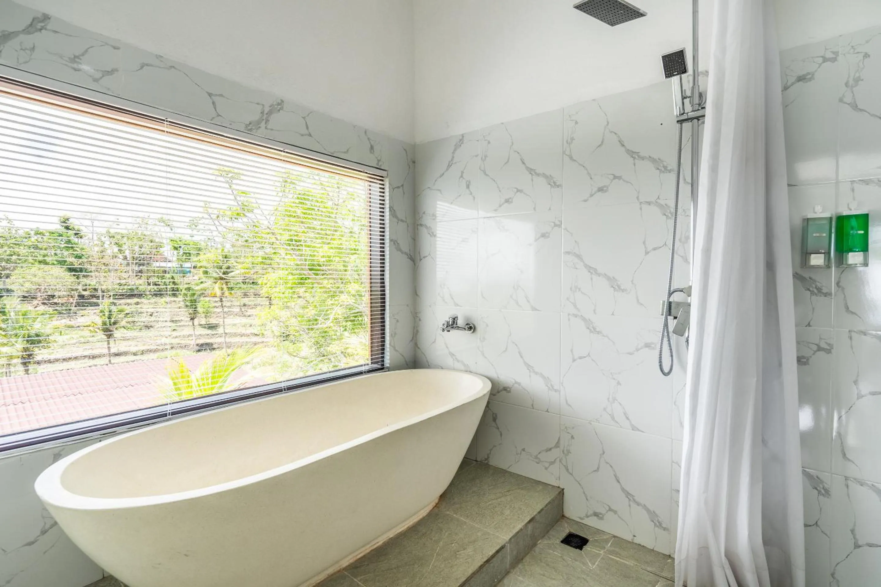 Shower in Pini Sentana Village Nusa Penida