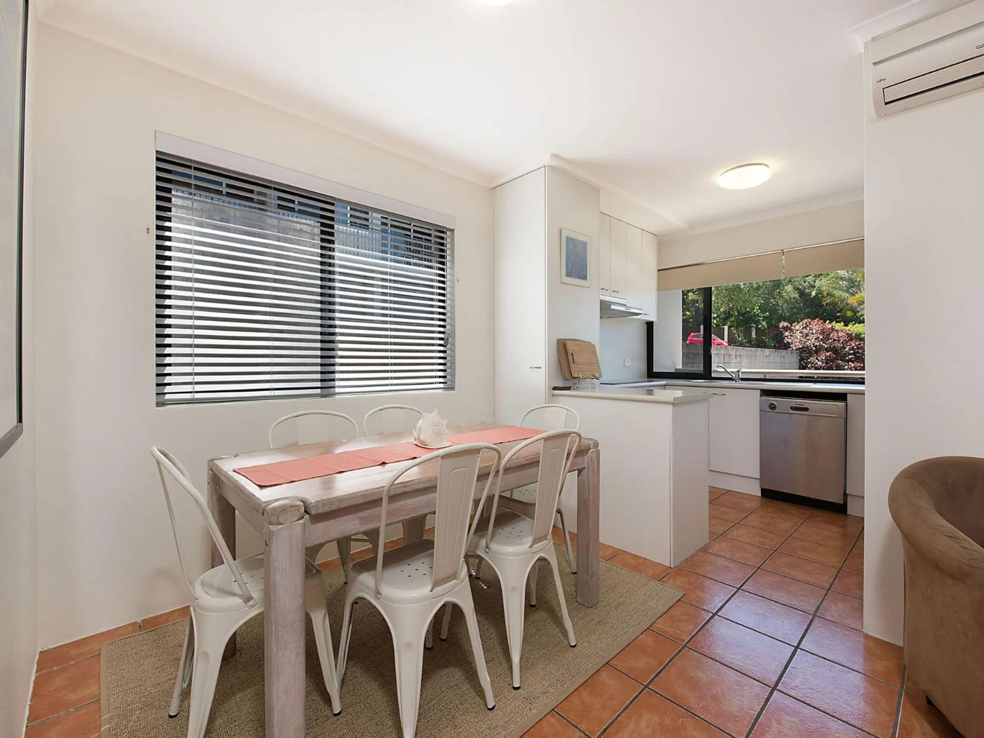 Dining area in Joanne Apartments