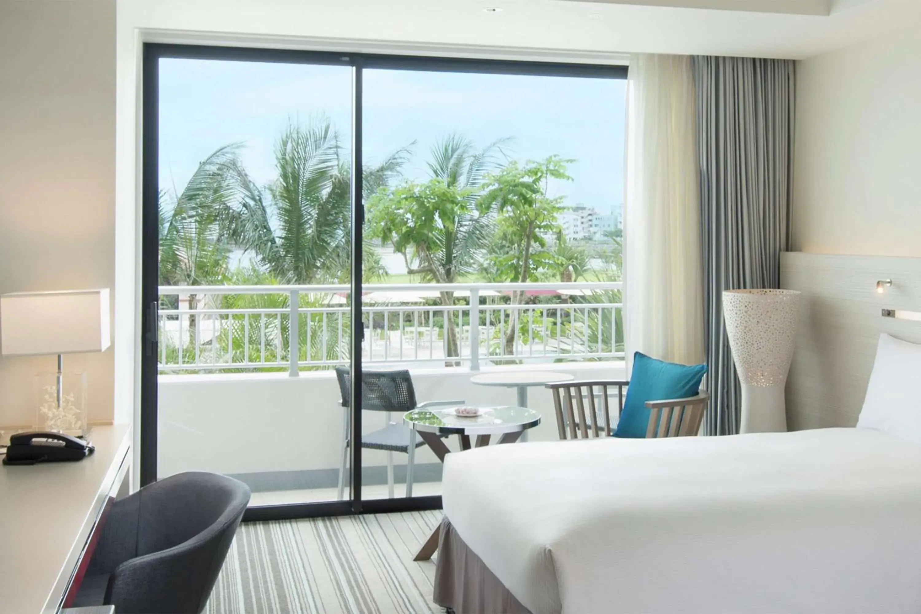 Bed in Hilton Okinawa Chatan Resort Bed in Hilton Okinawa Chatan Resort