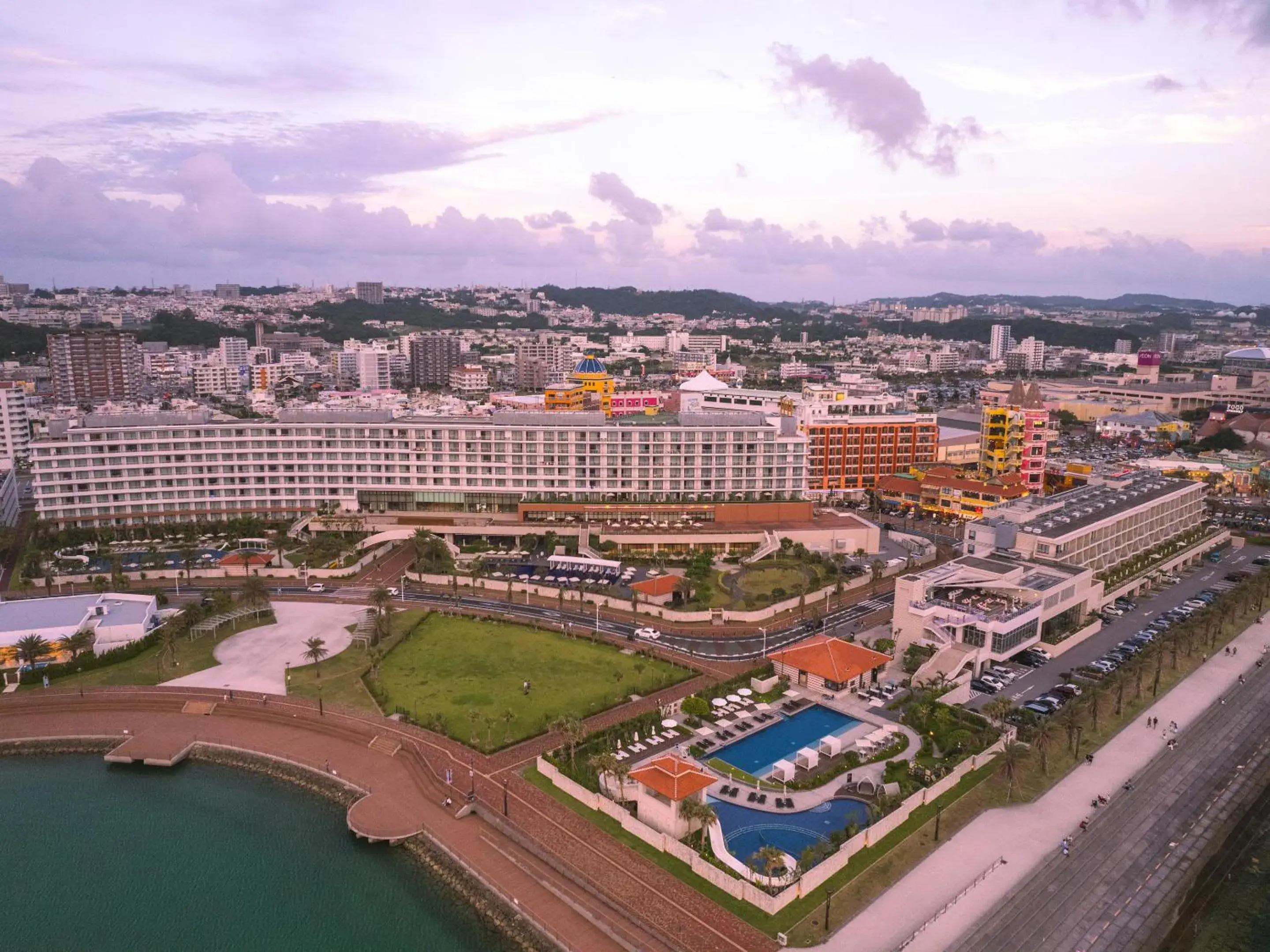 Property building in Hilton Okinawa Chatan Resort Property building in Hilton Okinawa Chatan Resort