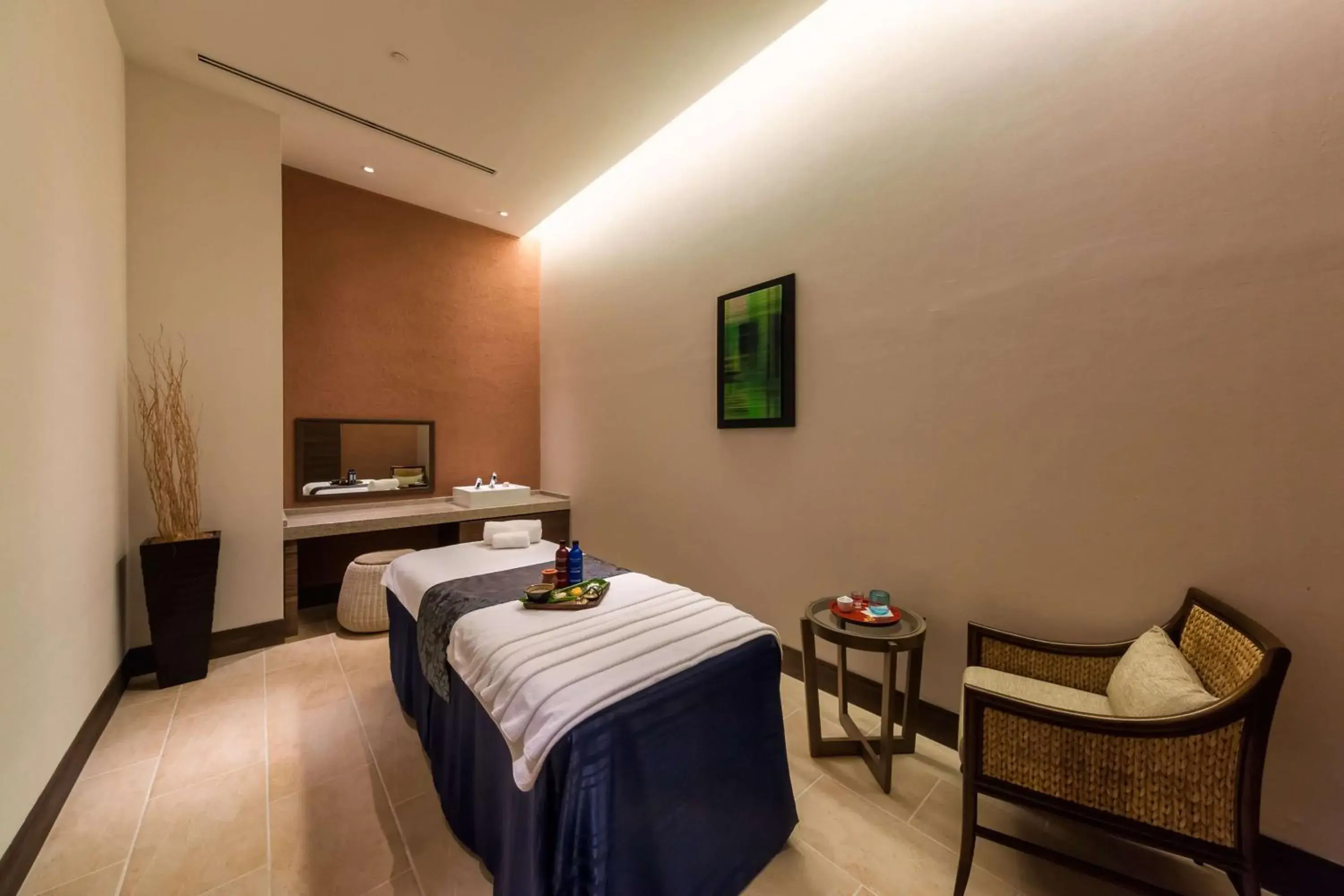 Spa and wellness centre/facilities, Bed in Hilton Okinawa Chatan Resort Spa and wellness centre/facilities, Bed in Hilton Okinawa Chatan Resort