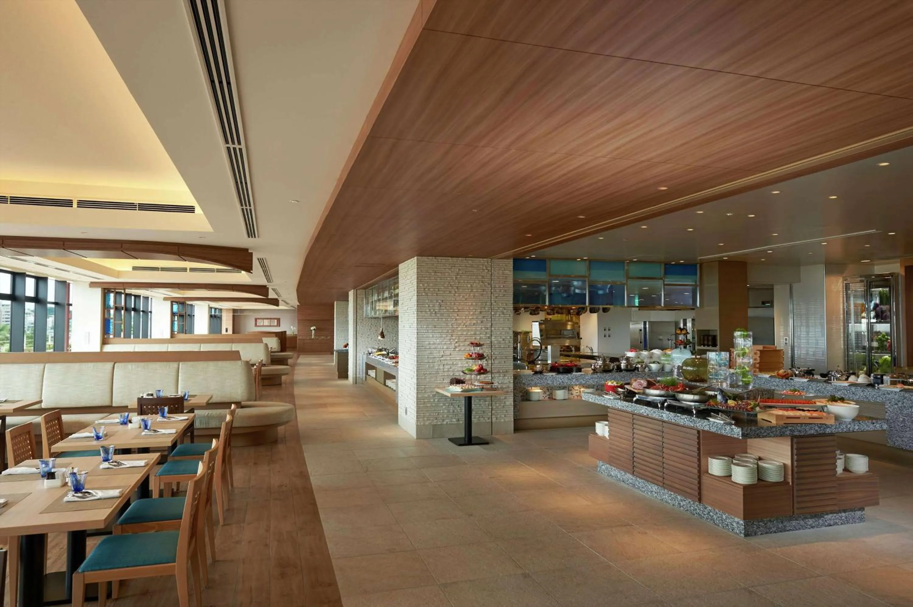 Restaurant/places to eat in Hilton Okinawa Chatan Resort