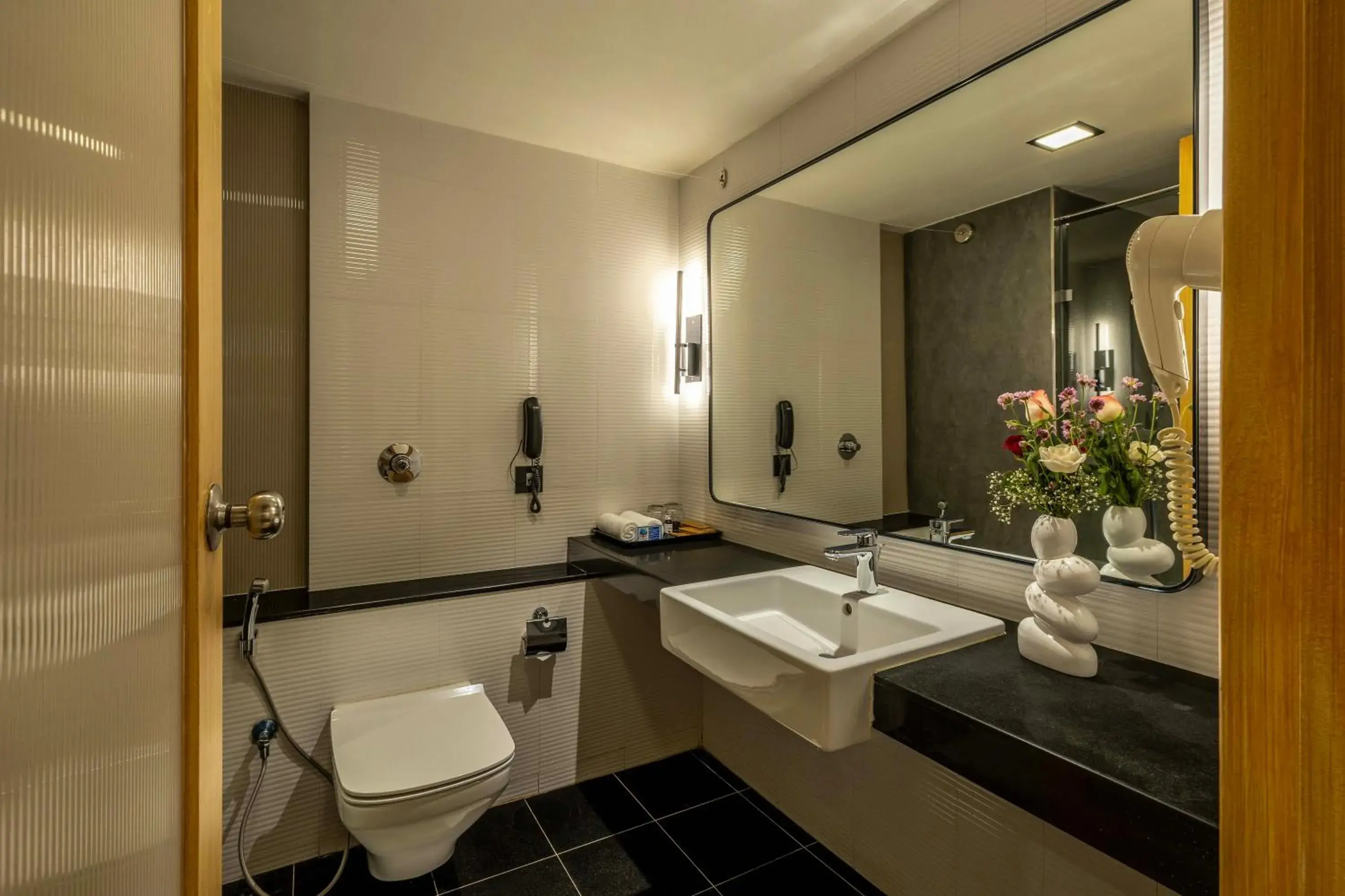 Toilet in Citrine Toilet in Citrine