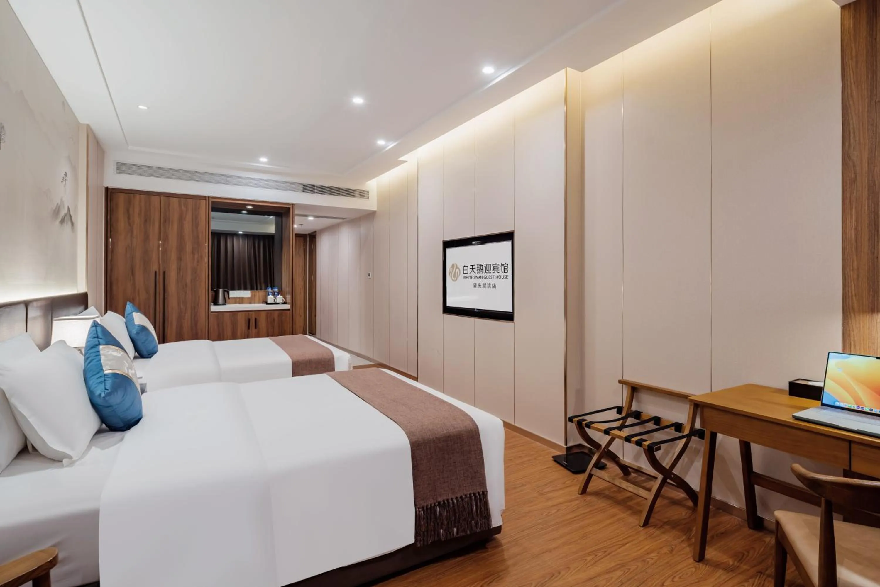 Bed in White Swan Guest House