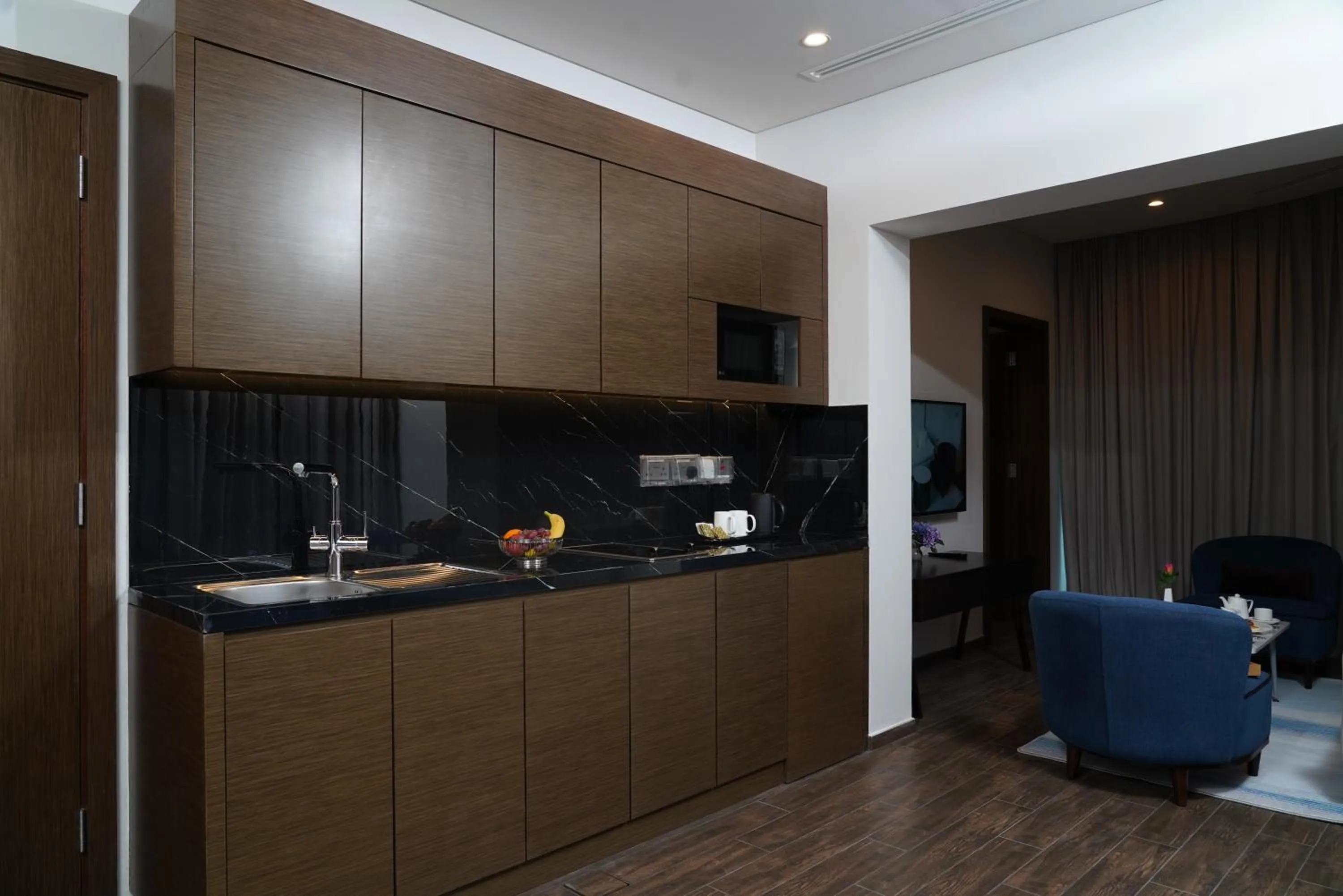 Kitchen or kitchenette in C - Hotel and Suites Doha